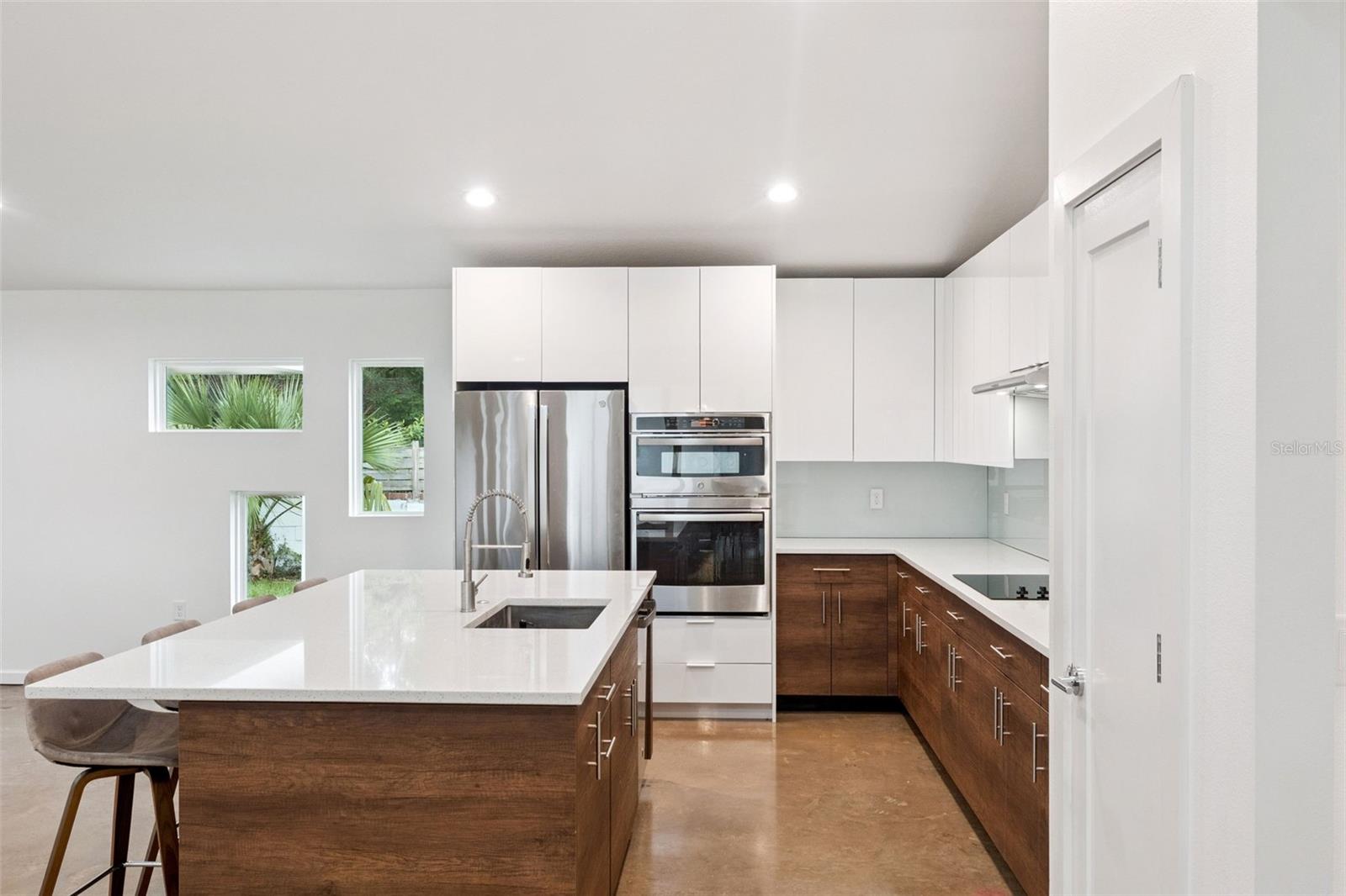 Image 13 of 32 For 2045 Washington Avenue