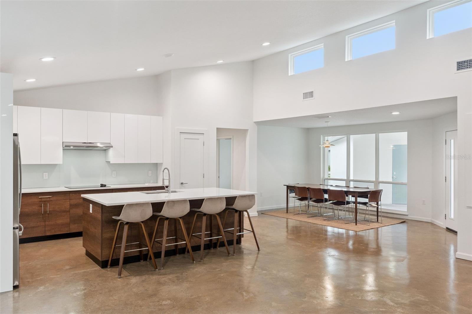 Image 14 of 32 For 2045 Washington Avenue