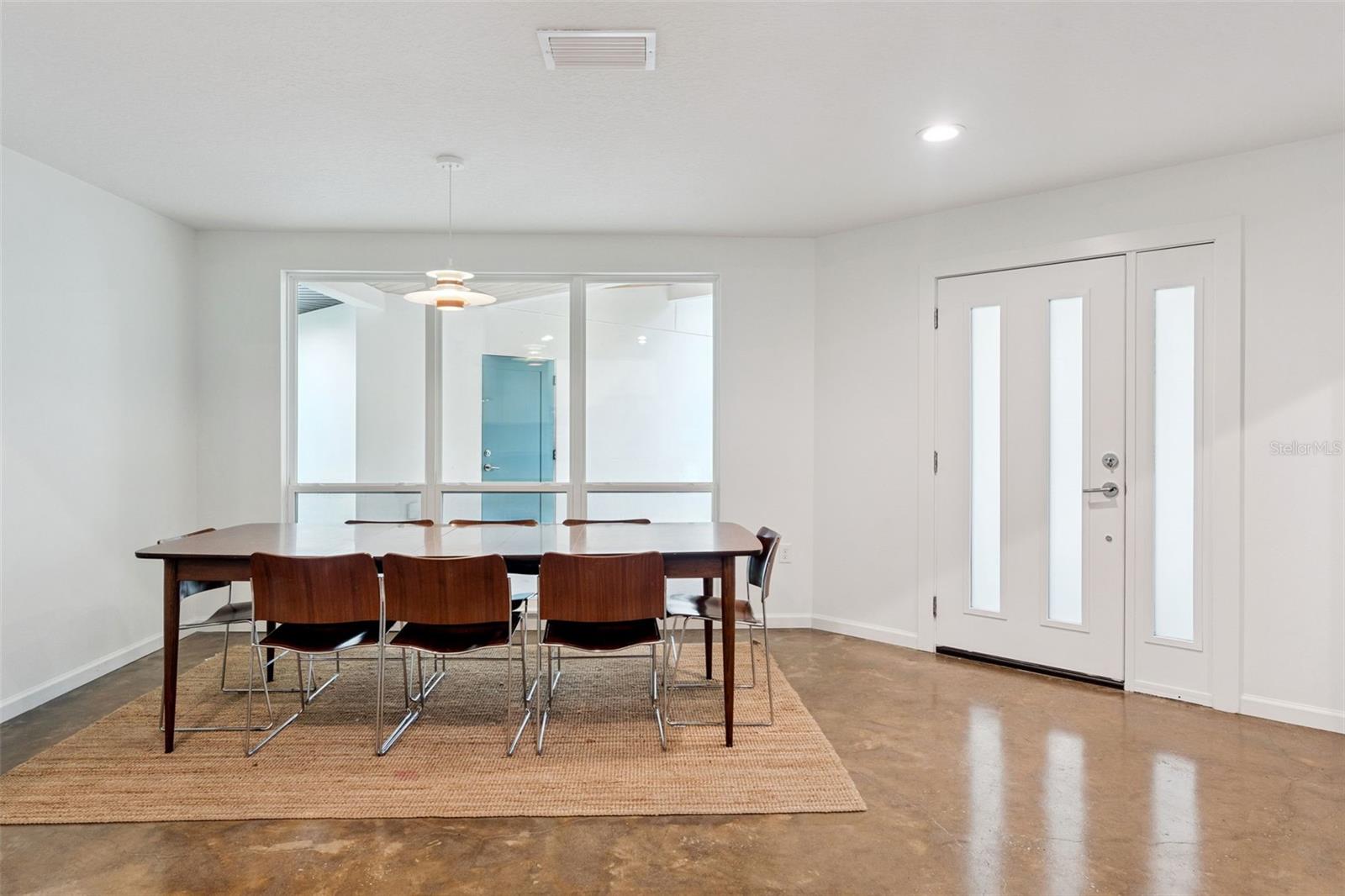 Image 4 of 32 For 2045 Washington Avenue