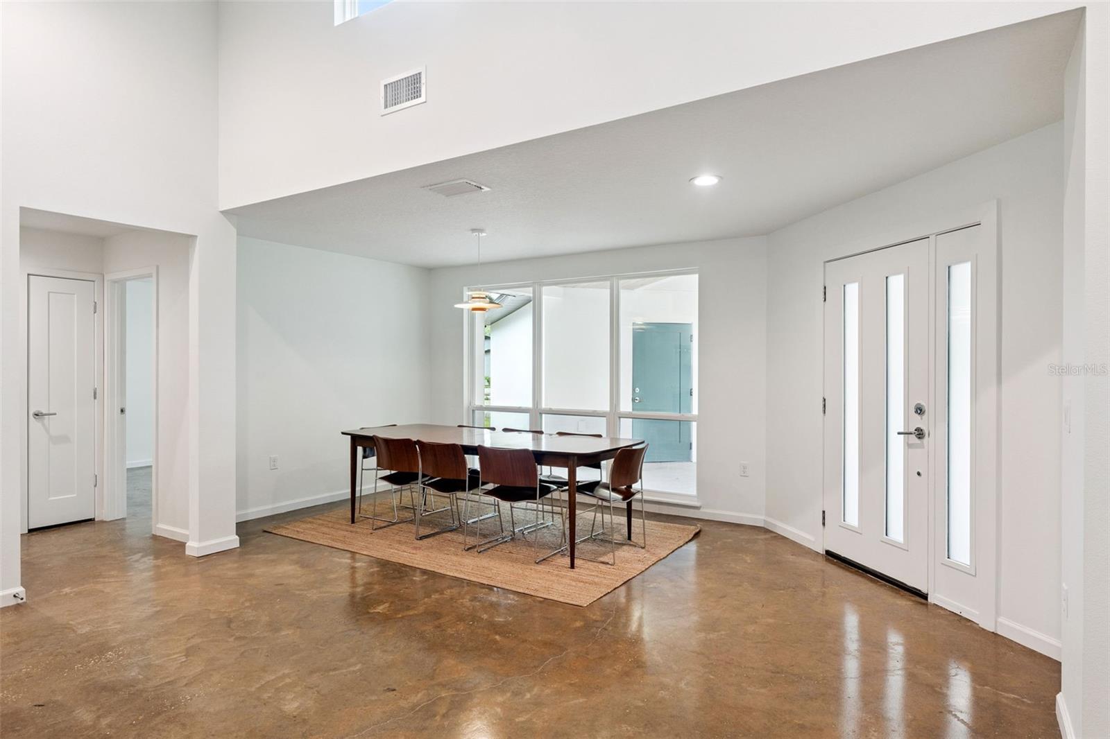 Image 5 of 32 For 2045 Washington Avenue