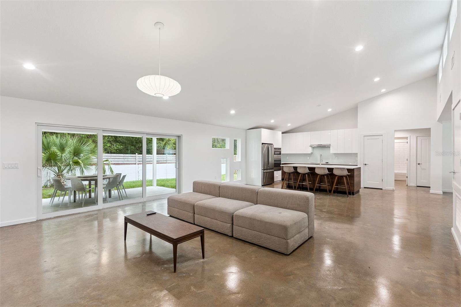 Image 6 of 32 For 2045 Washington Avenue