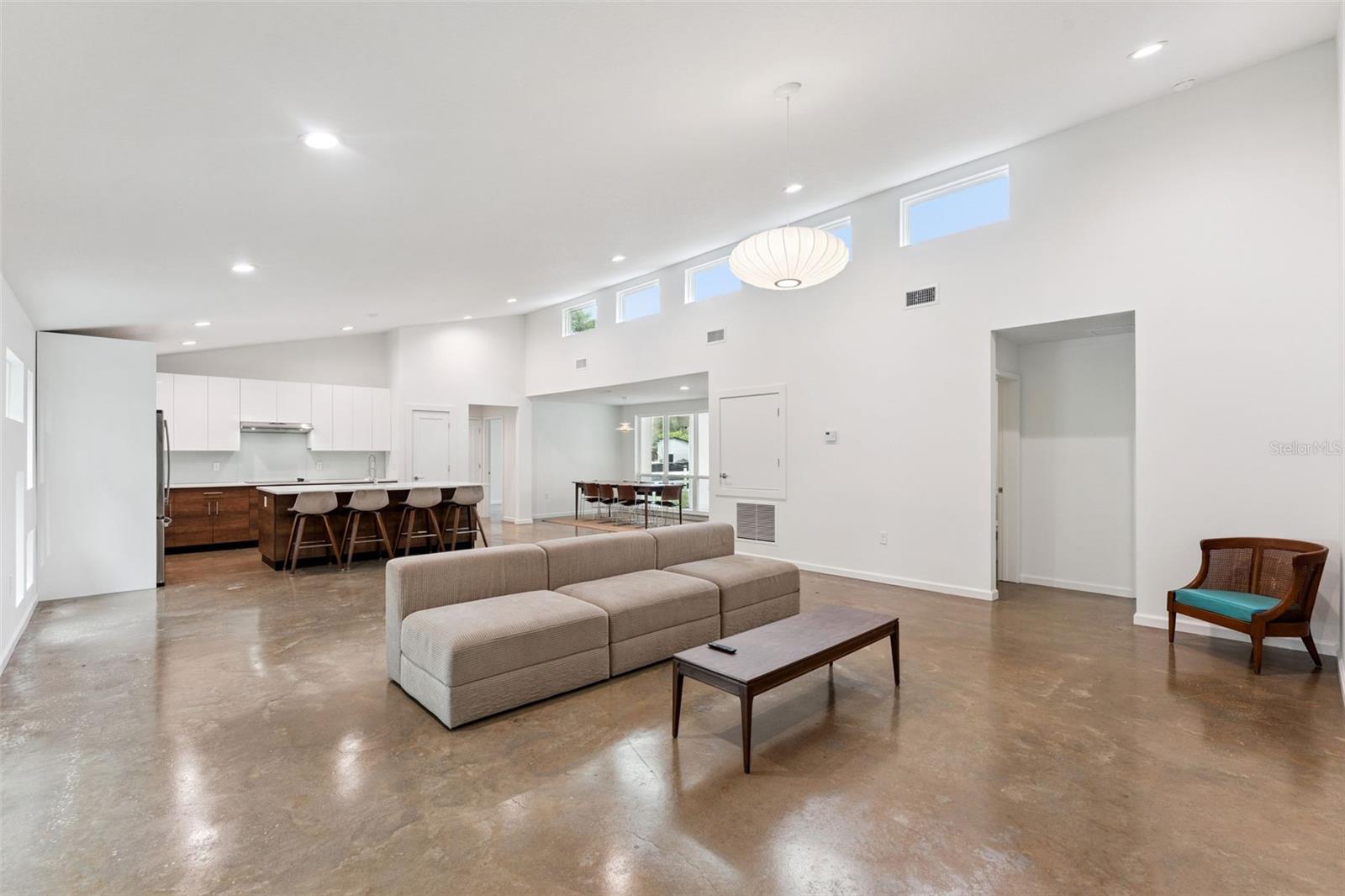 Image 7 of 32 For 2045 Washington Avenue