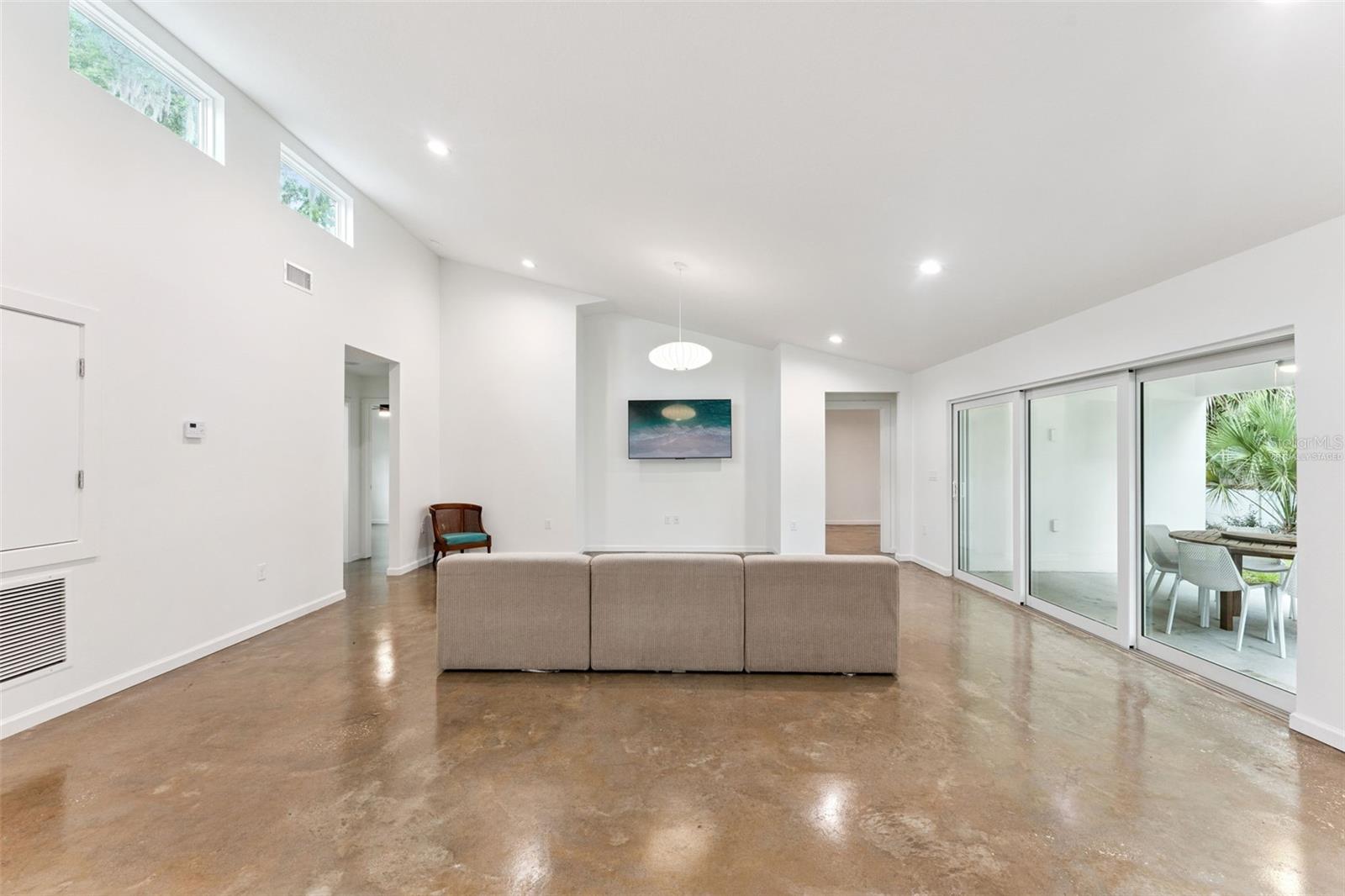 Image 9 of 32 For 2045 Washington Avenue