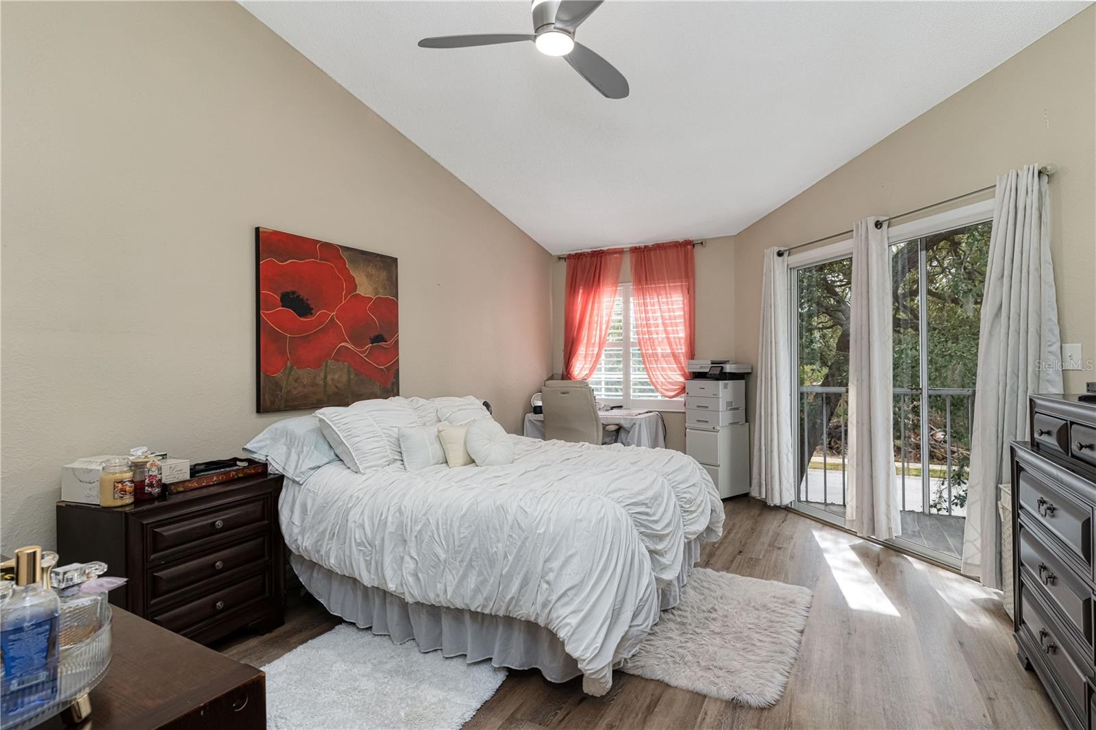 Image 16 of 28 For 105 Durham Place 105