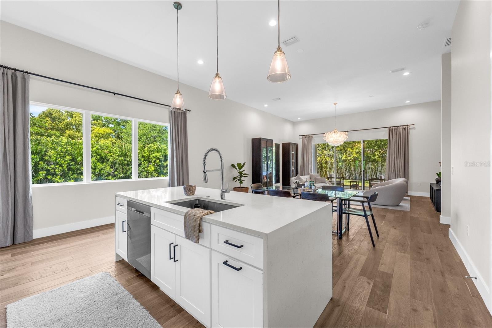 Image 6 of 35 For 4347 Daubert Street
