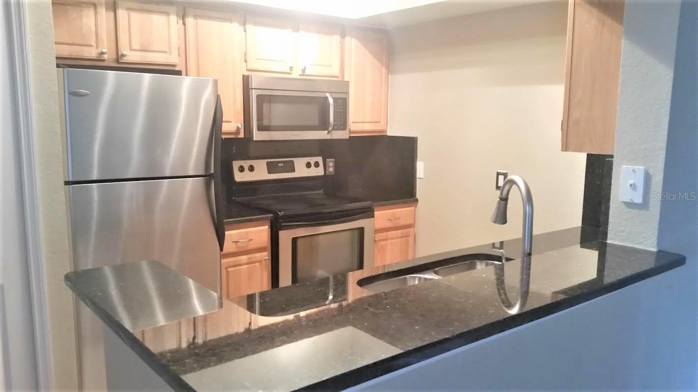 Image 6 of 14 For 13015 Plantation Park Circle 1017