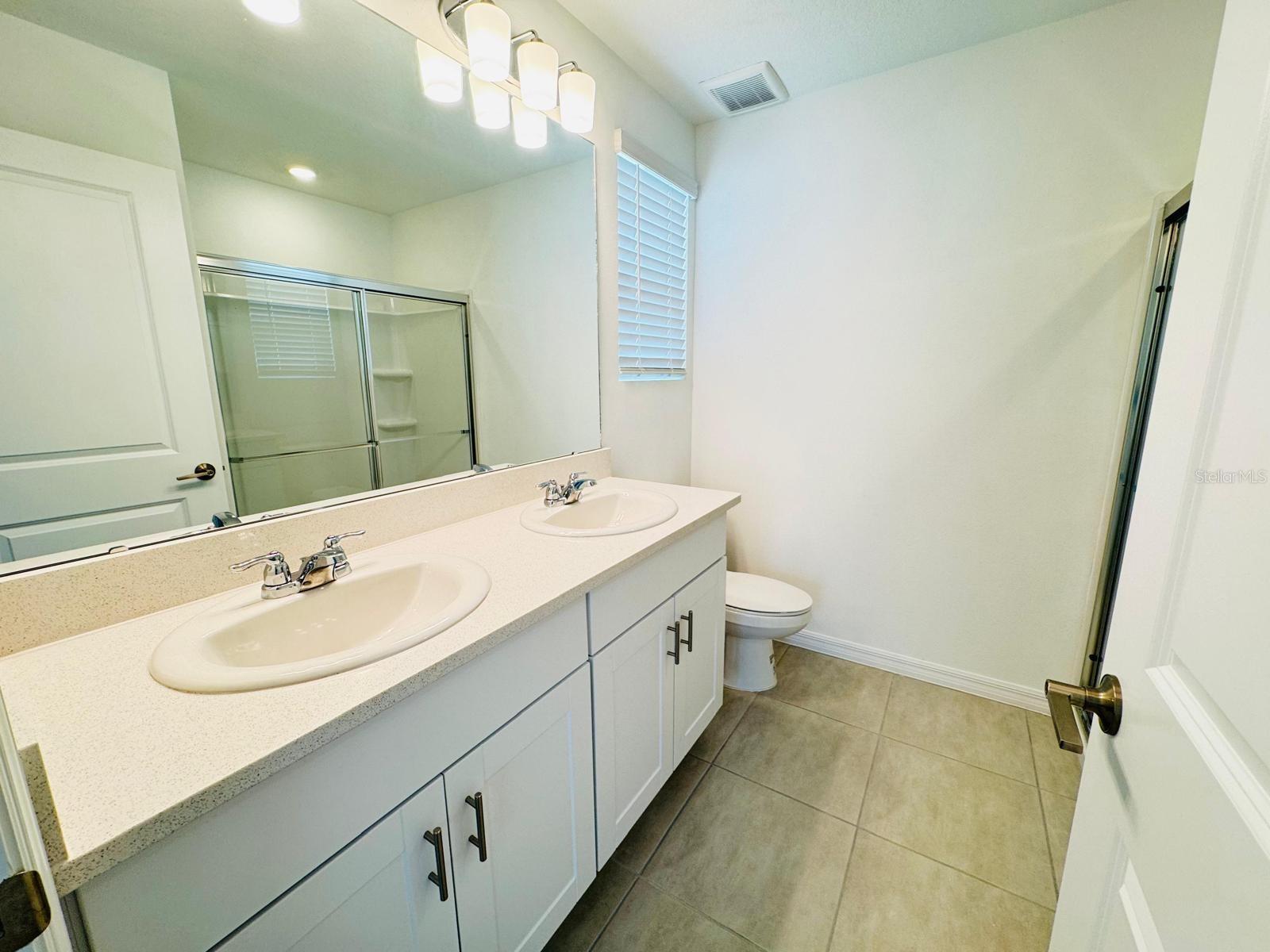 Image 18 of 27 For 3140 Skyline Loop