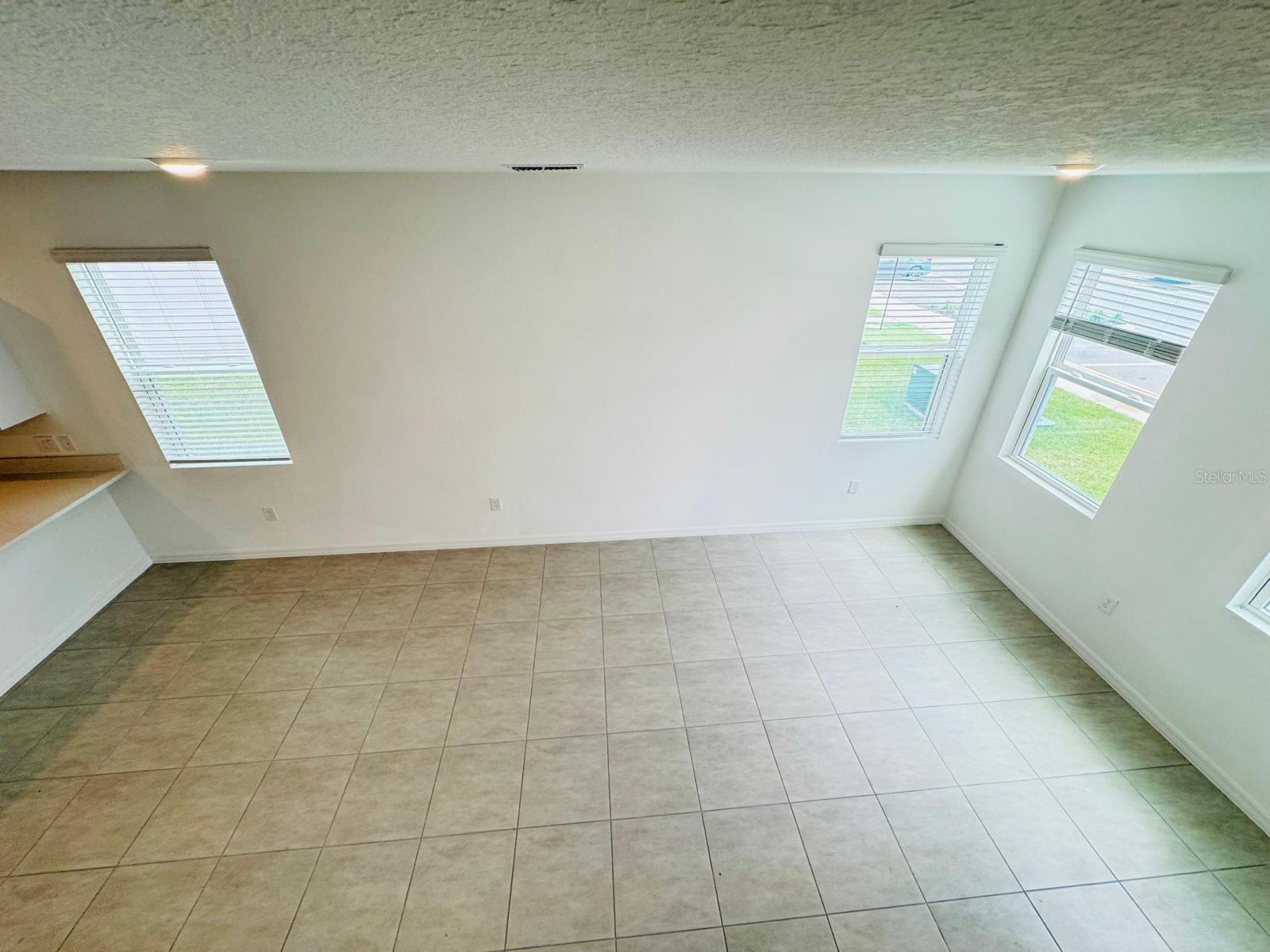 Image 5 of 27 For 3140 Skyline Loop