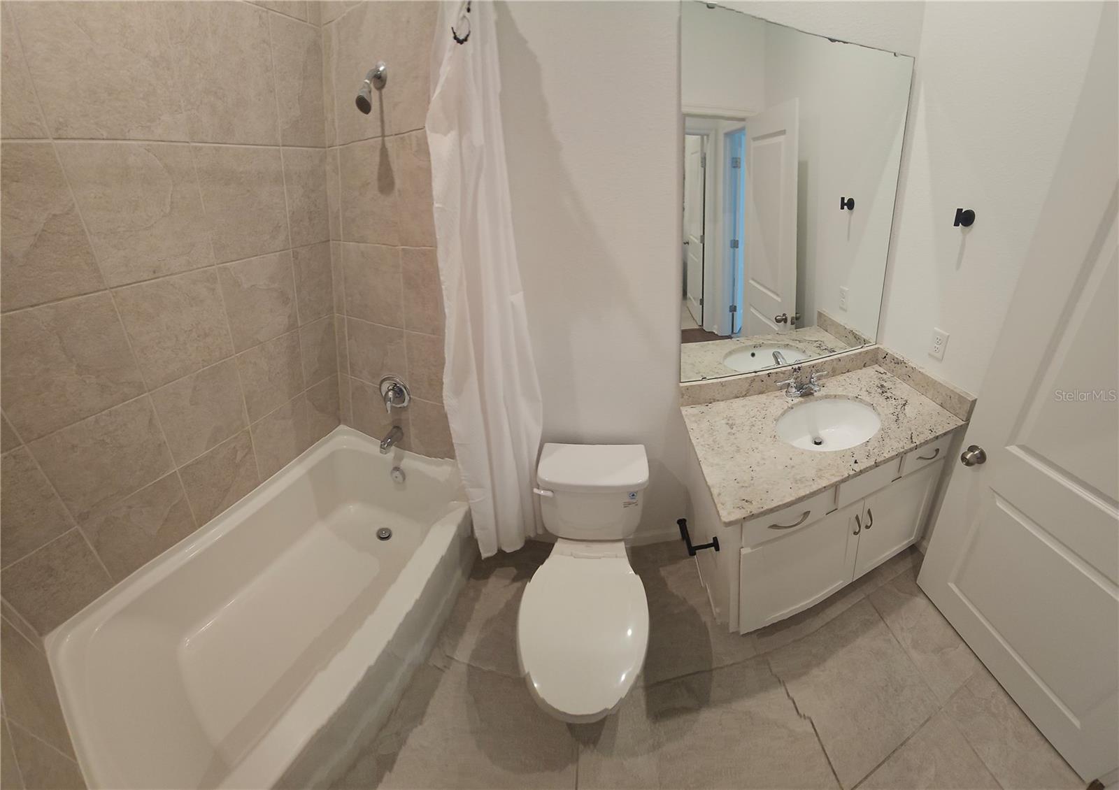 Image 18 of 25 For 1141 Lakeshore Breeze Place