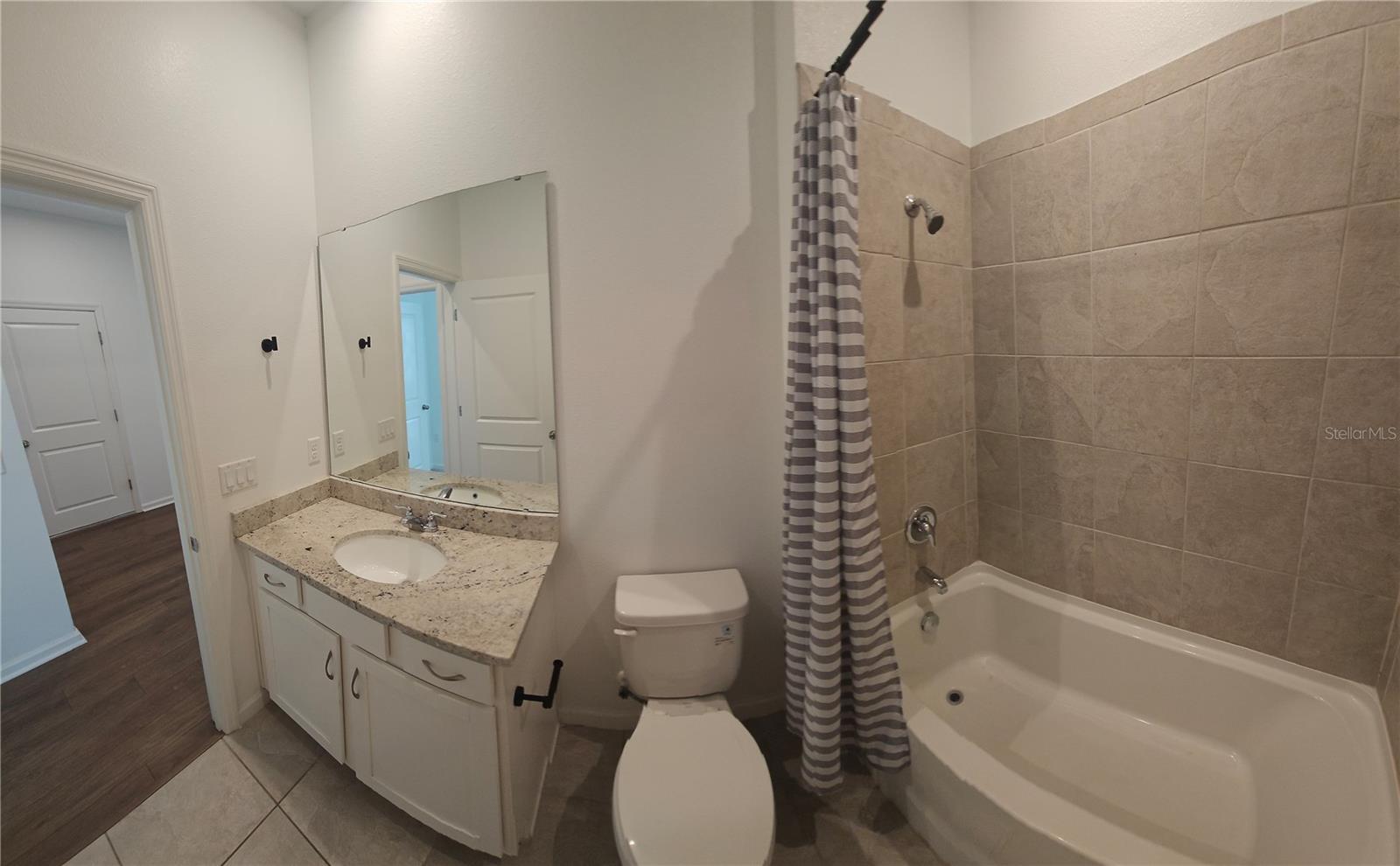 Image 21 of 25 For 1141 Lakeshore Breeze Place