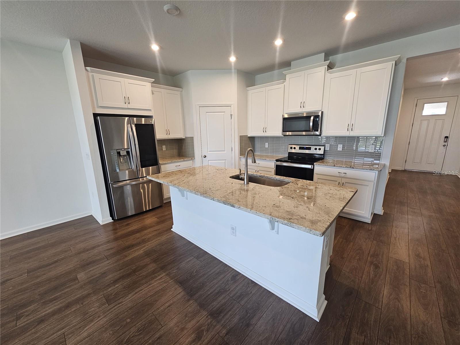 Image 6 of 25 For 1141 Lakeshore Breeze Place