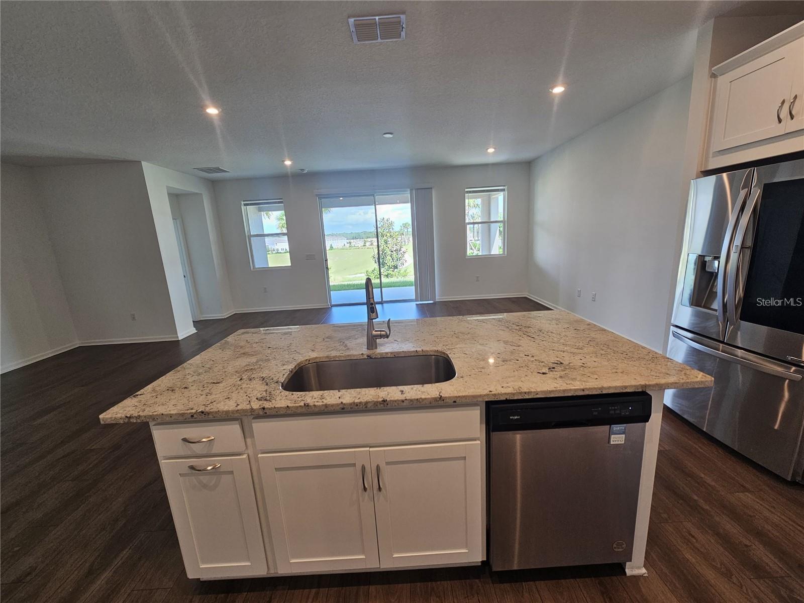 Image 7 of 25 For 1141 Lakeshore Breeze Place