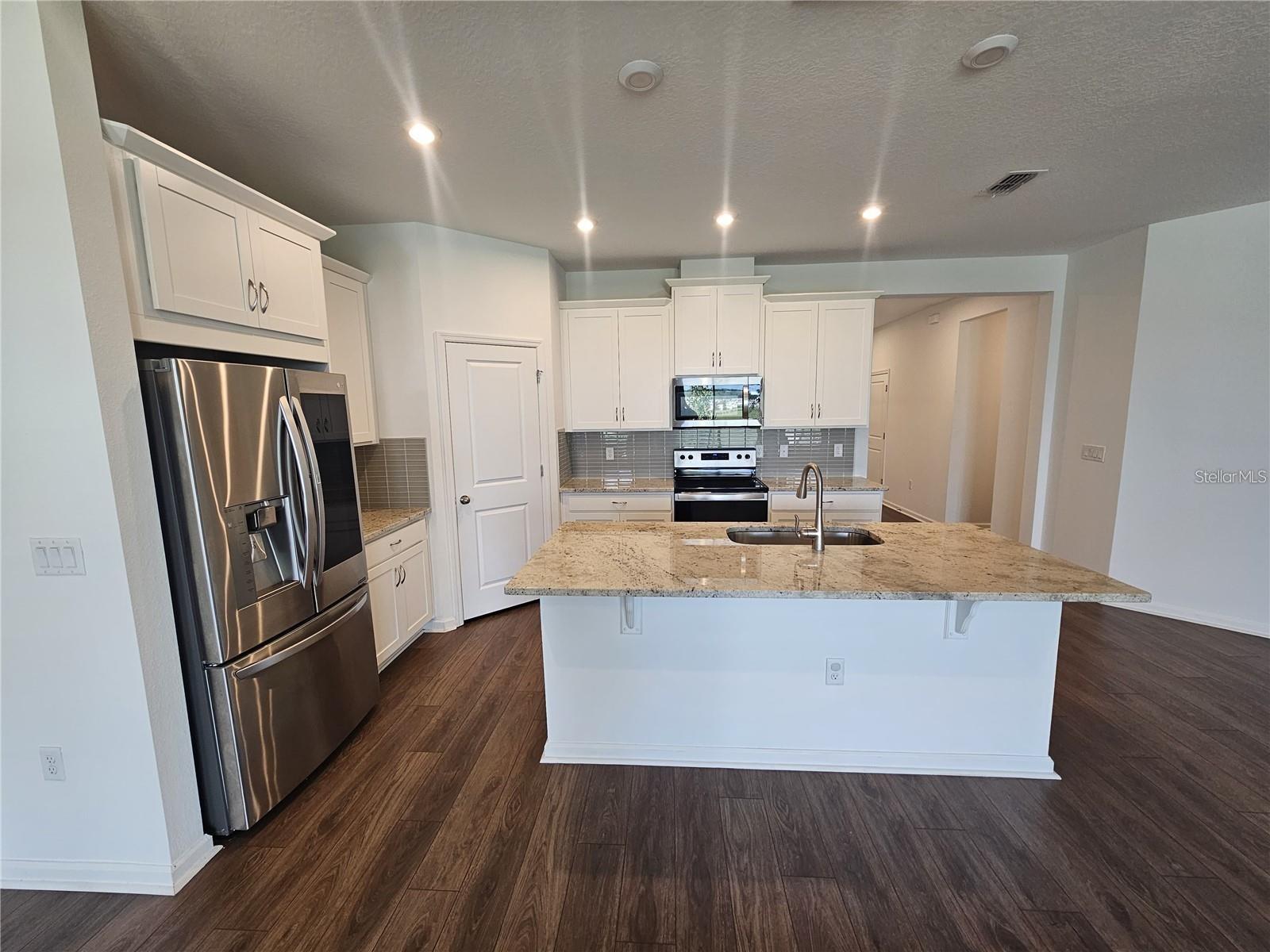 Image 8 of 25 For 1141 Lakeshore Breeze Place