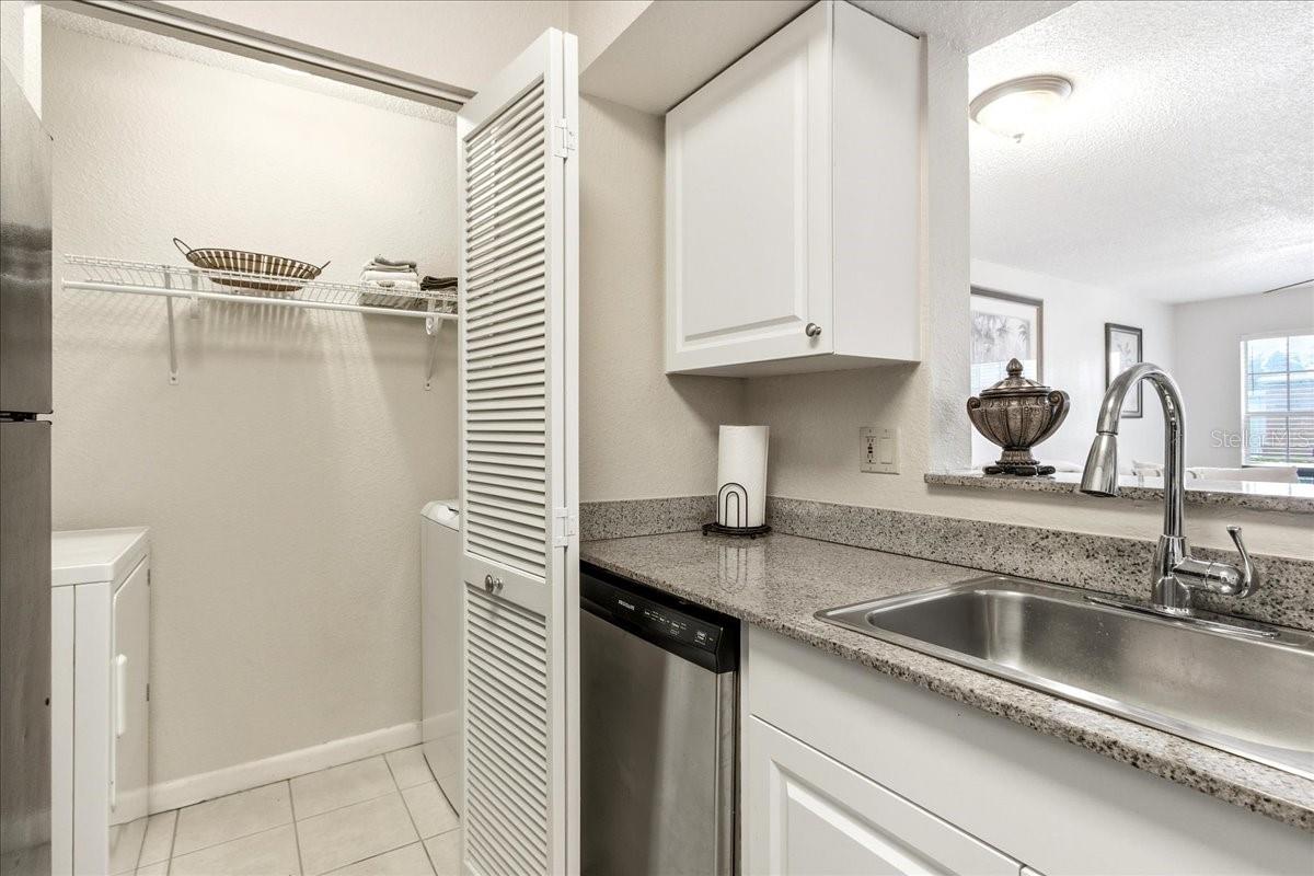 Image 14 of 42 For 11594 Westwood Boulevard 1614