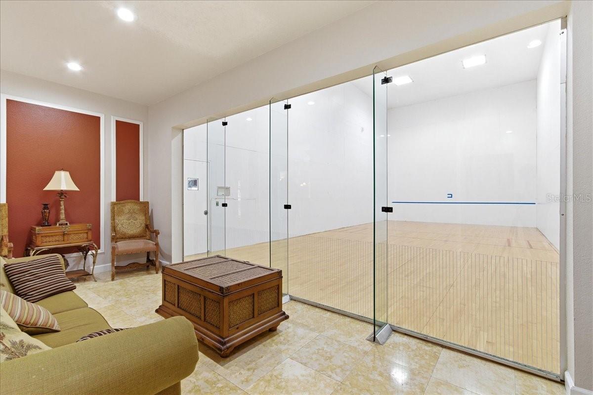 Image 28 of 42 For 11594 Westwood Boulevard 1614