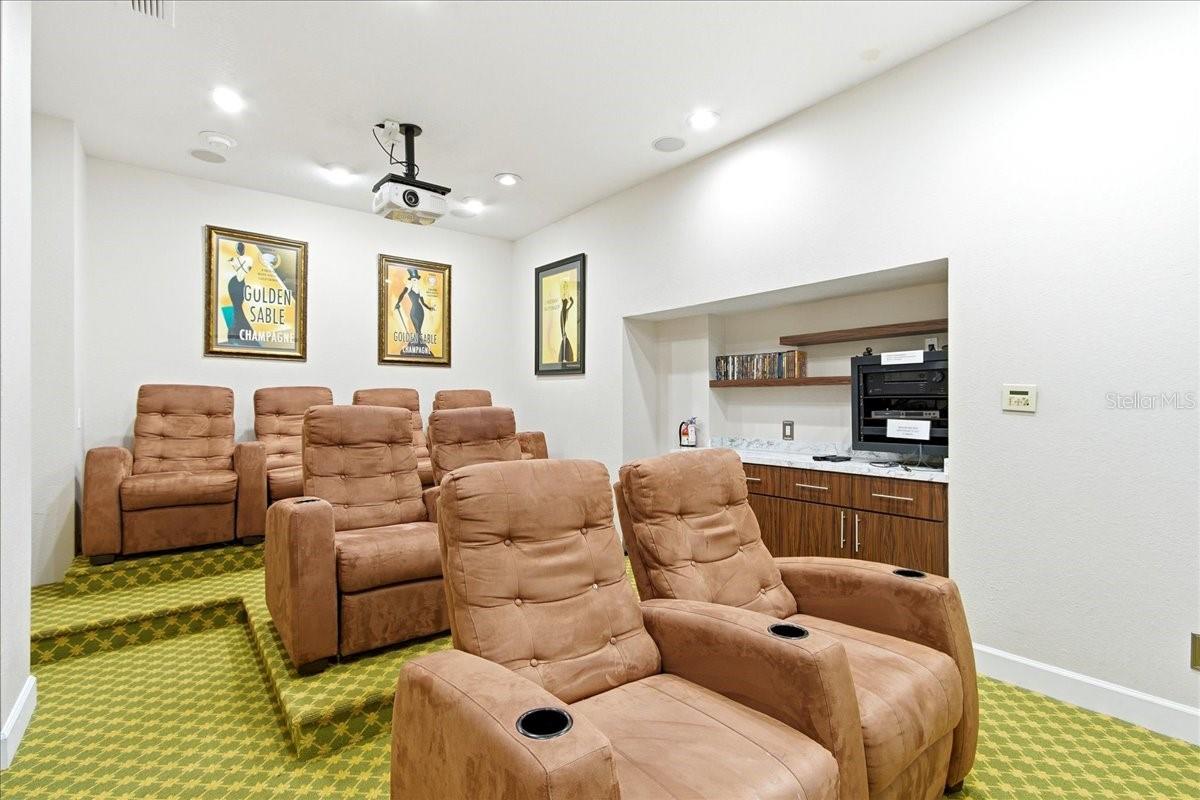 Image 31 of 42 For 11594 Westwood Boulevard 1614