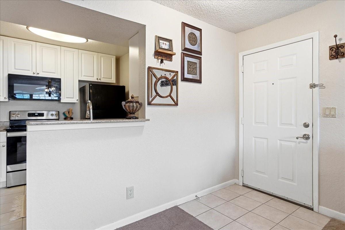 Image 5 of 42 For 11594 Westwood Boulevard 1614