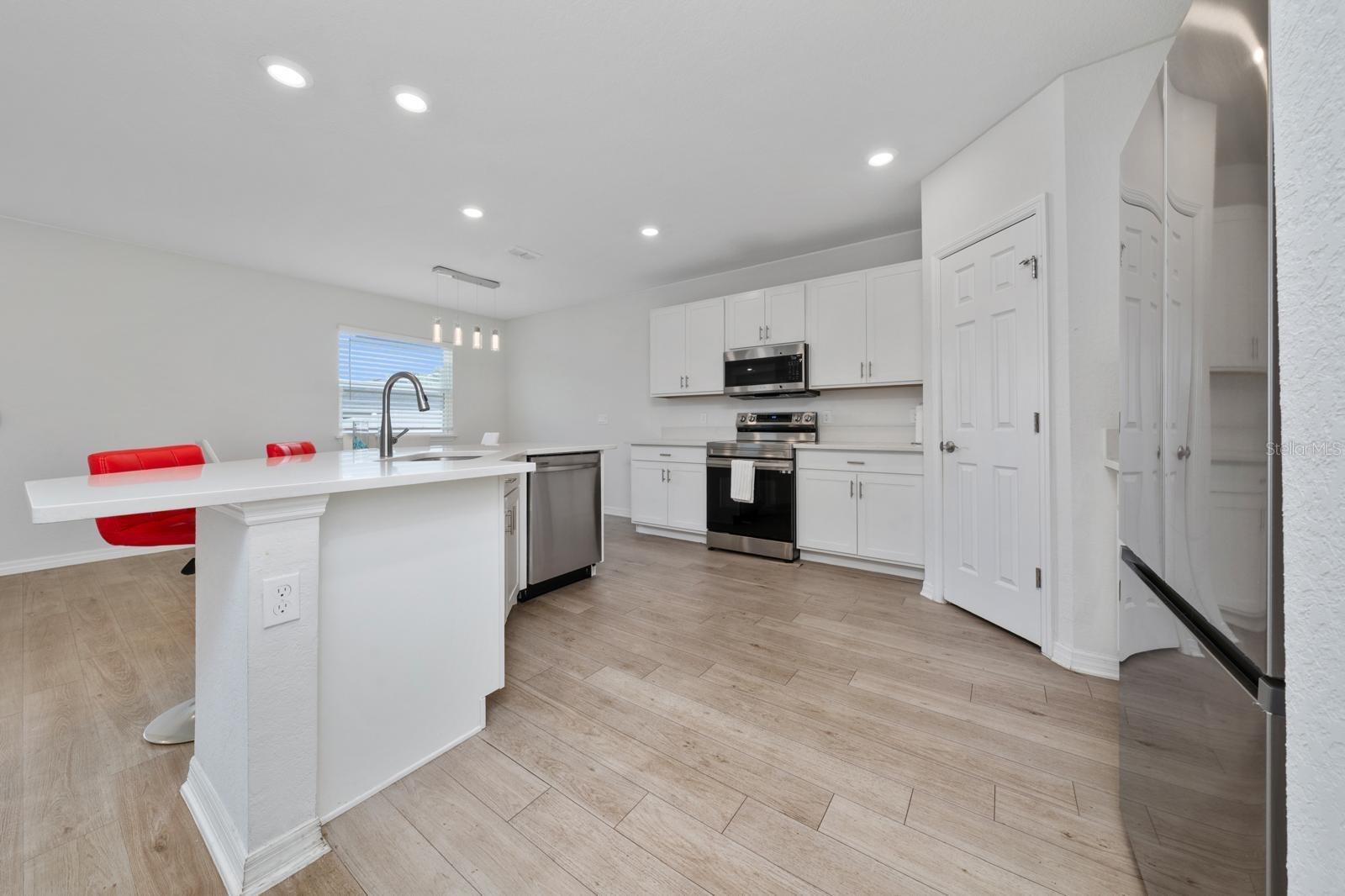 Image 4 of 20 For 18 Polermo Avenue