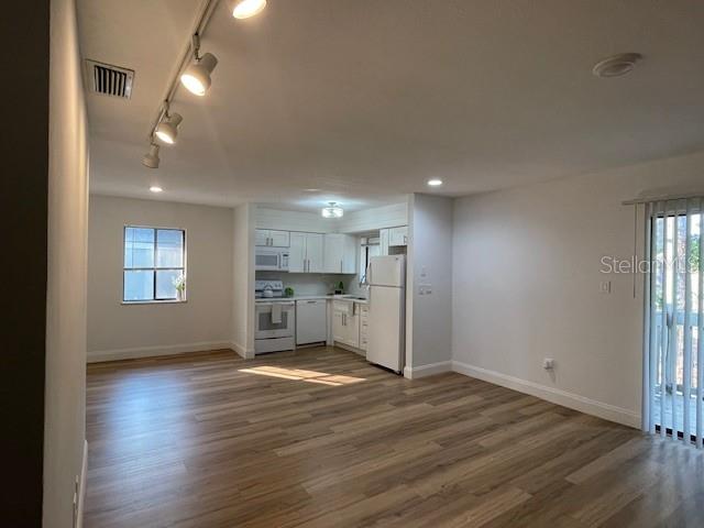 Image 8 of 24 For 151 Springwood Circle C