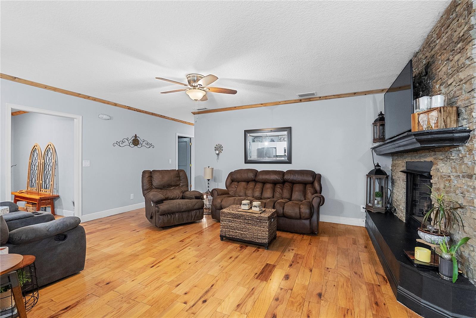 Image 23 of 40 For 443 High Street