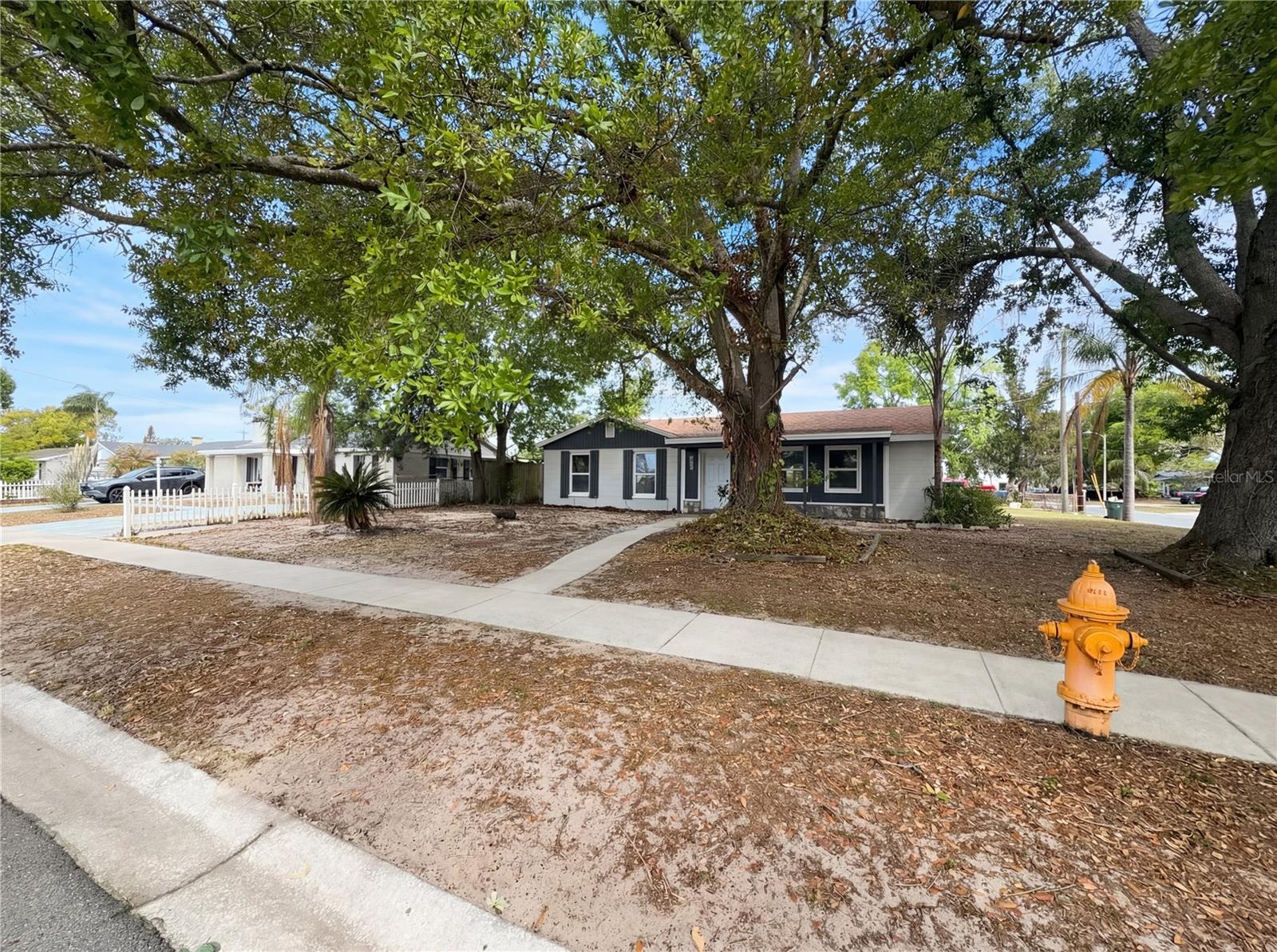 Image 3 of 15 For 2126 Smithfield Circle S