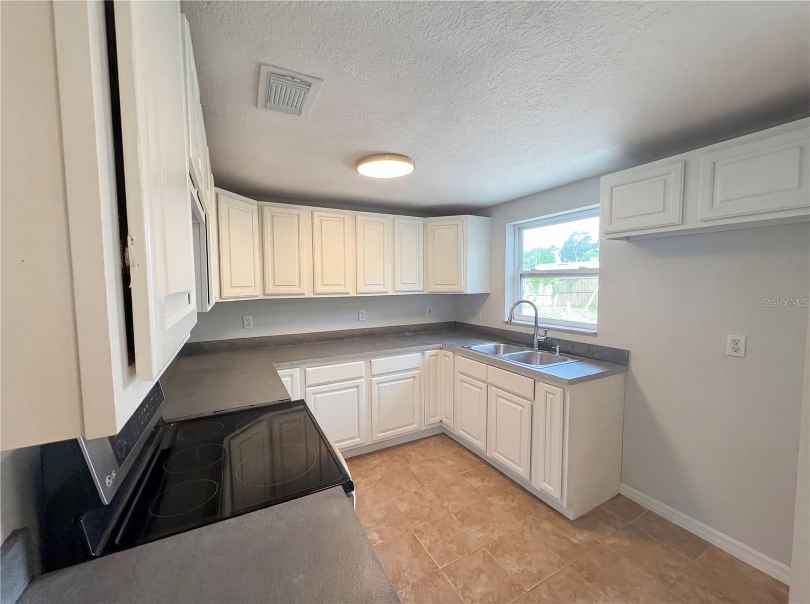 Image 6 of 15 For 2126 Smithfield Circle S