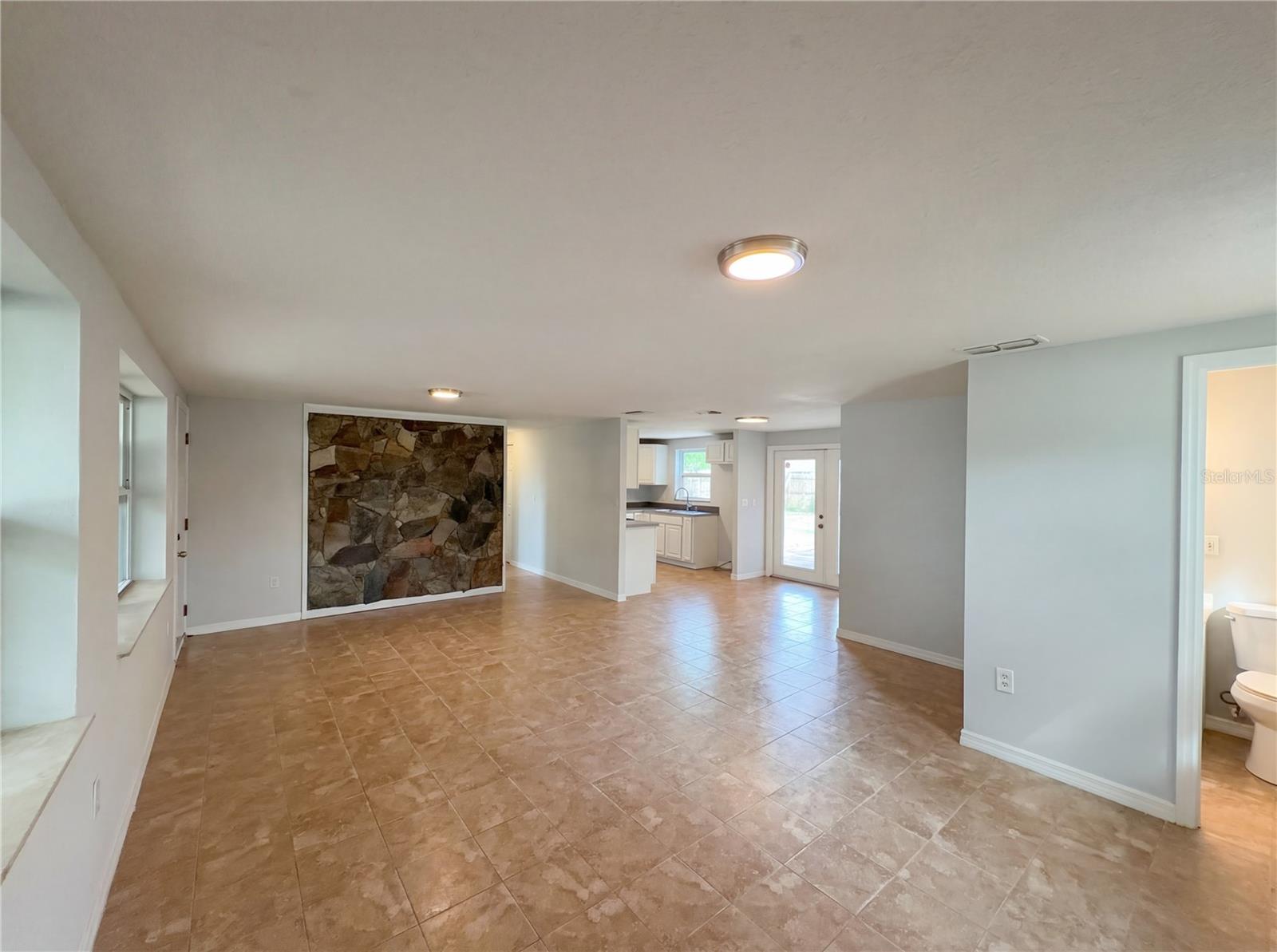 Image 7 of 15 For 2126 Smithfield Circle S