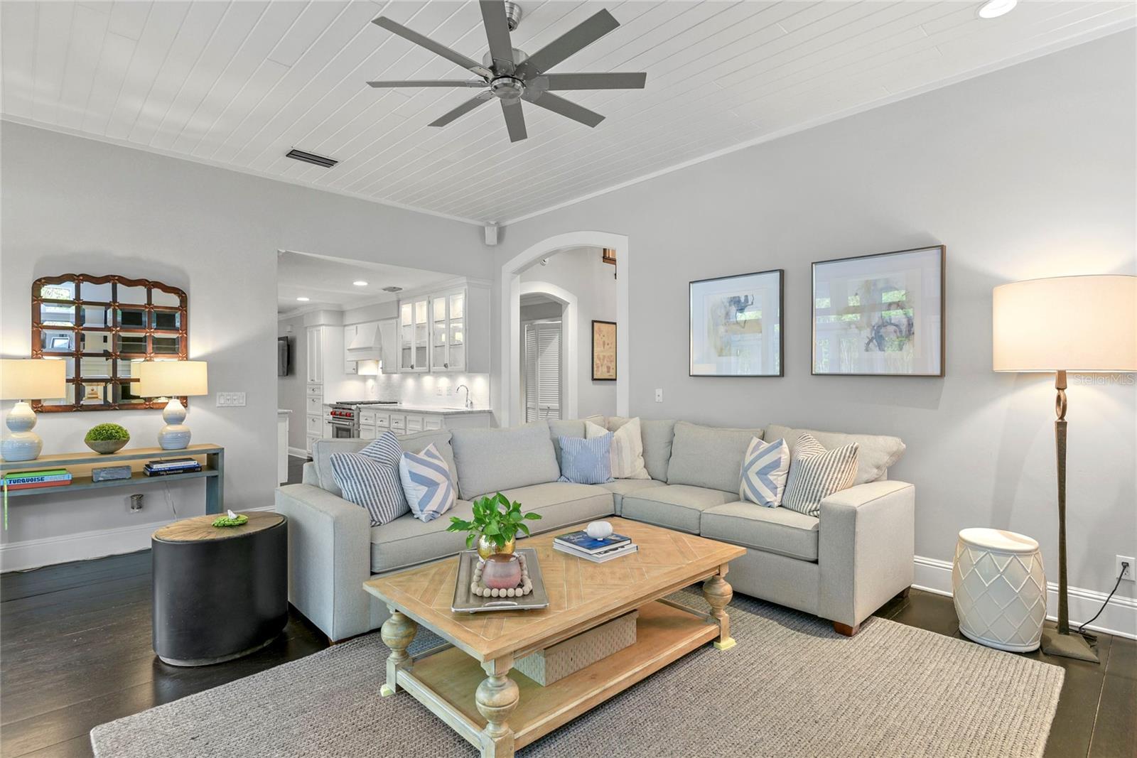 Image 13 of 47 For 543 Lake Sue Avenue