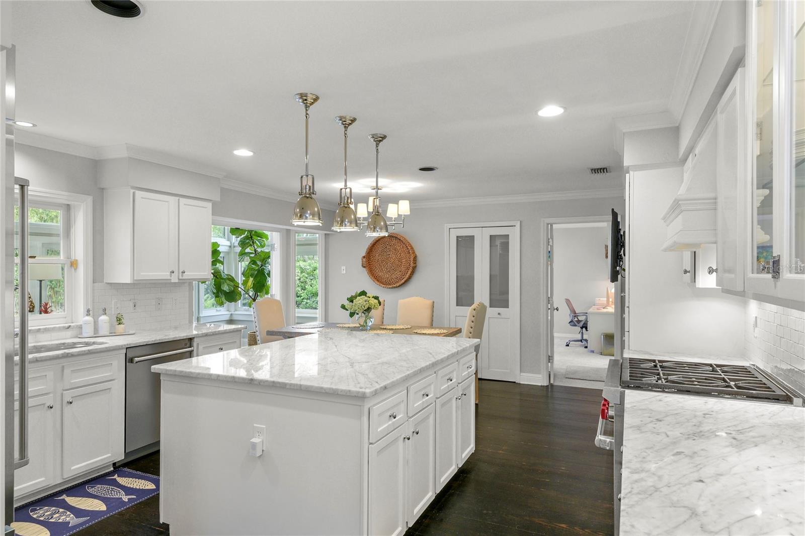 Image 15 of 47 For 543 Lake Sue Avenue