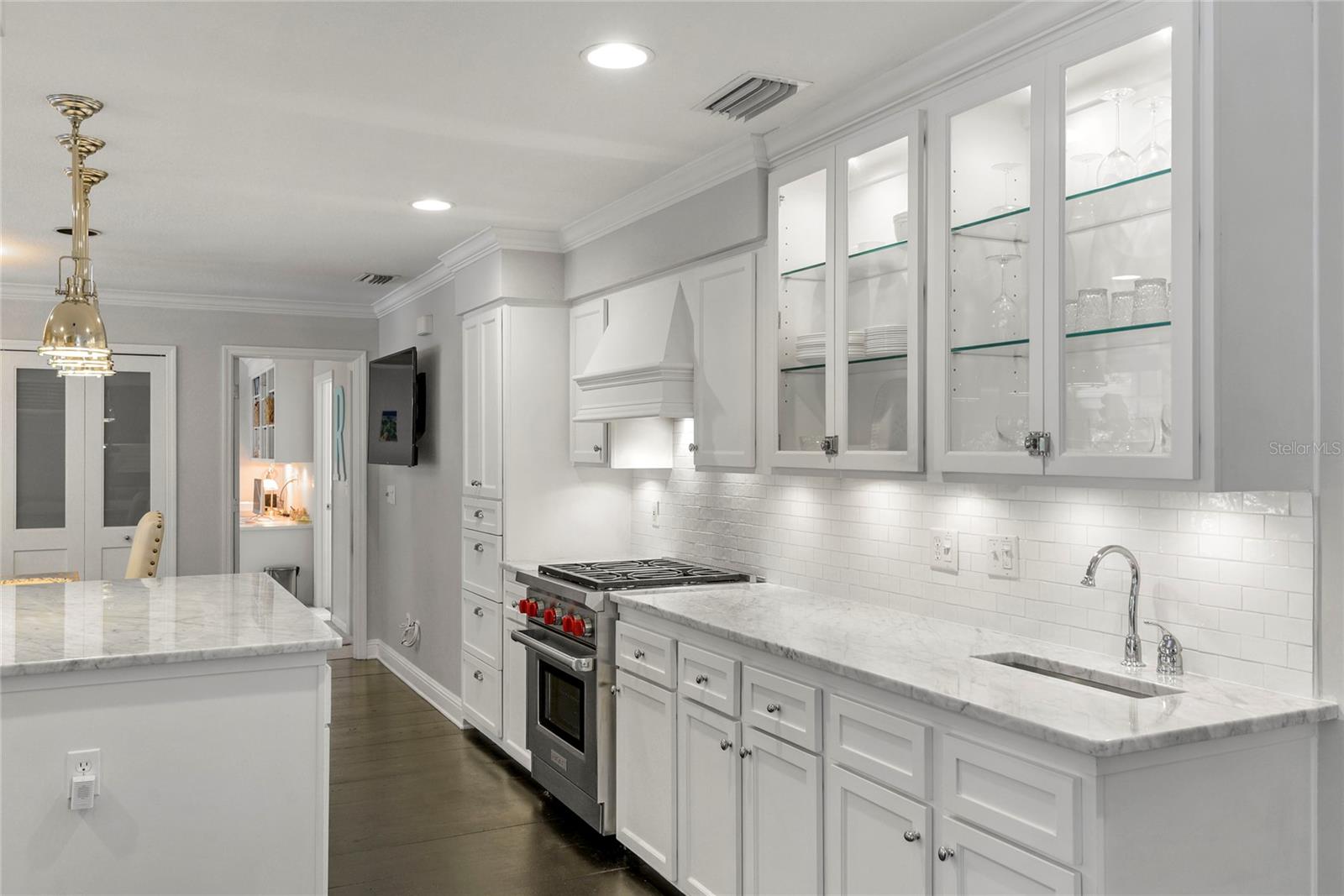 Image 18 of 47 For 543 Lake Sue Avenue