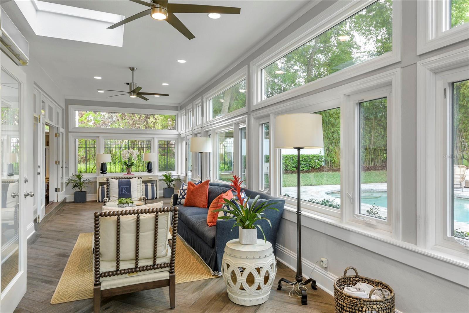 Image 22 of 47 For 543 Lake Sue Avenue