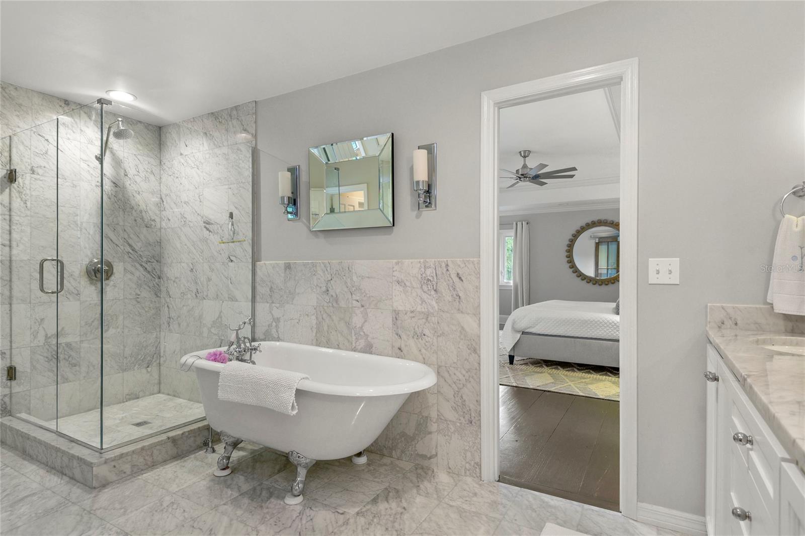 Image 33 of 47 For 543 Lake Sue Avenue