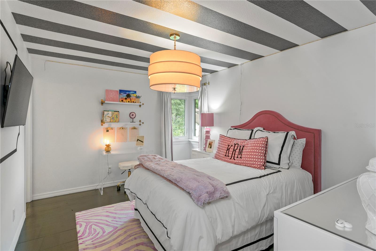 Image 34 of 47 For 543 Lake Sue Avenue