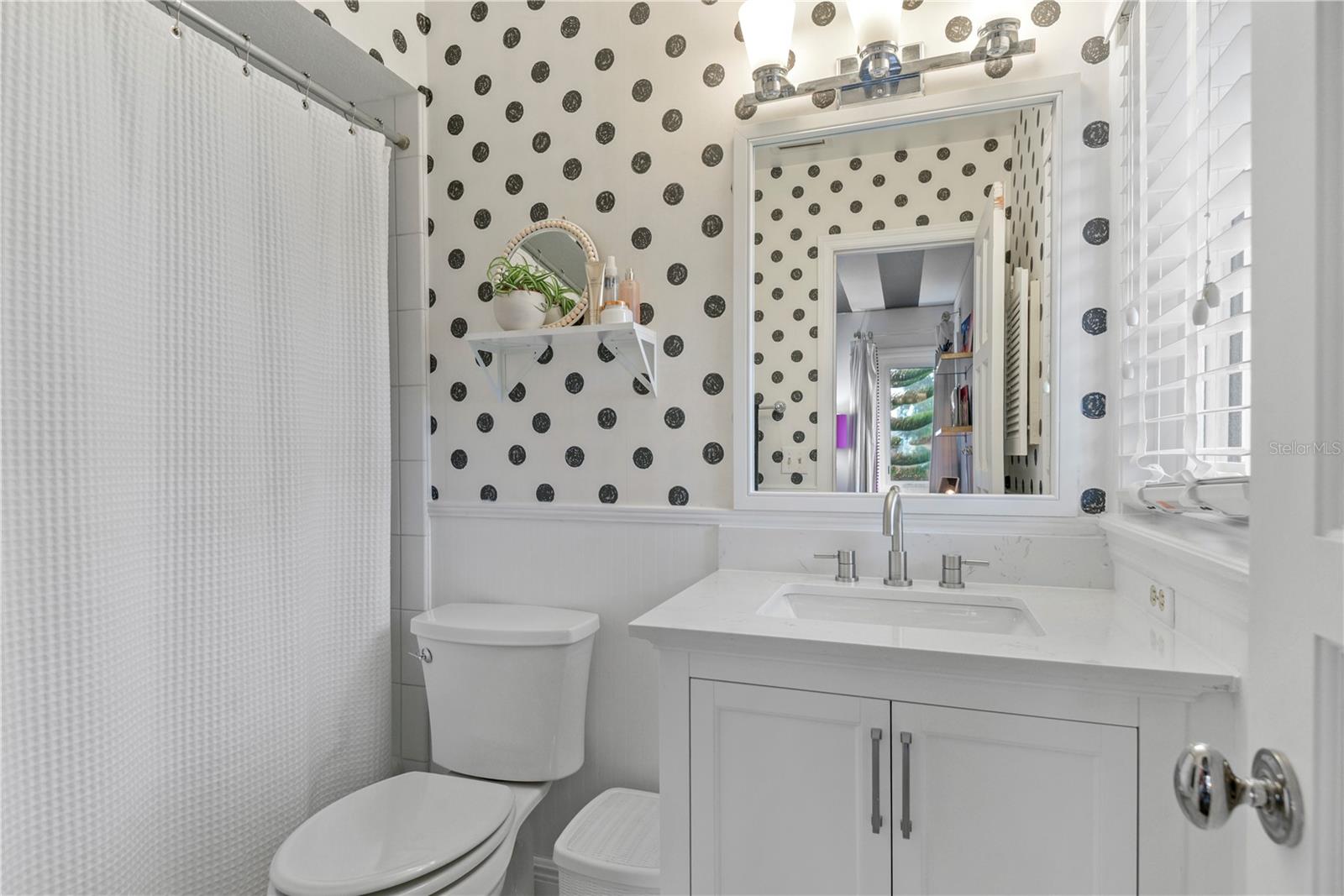 Image 36 of 47 For 543 Lake Sue Avenue