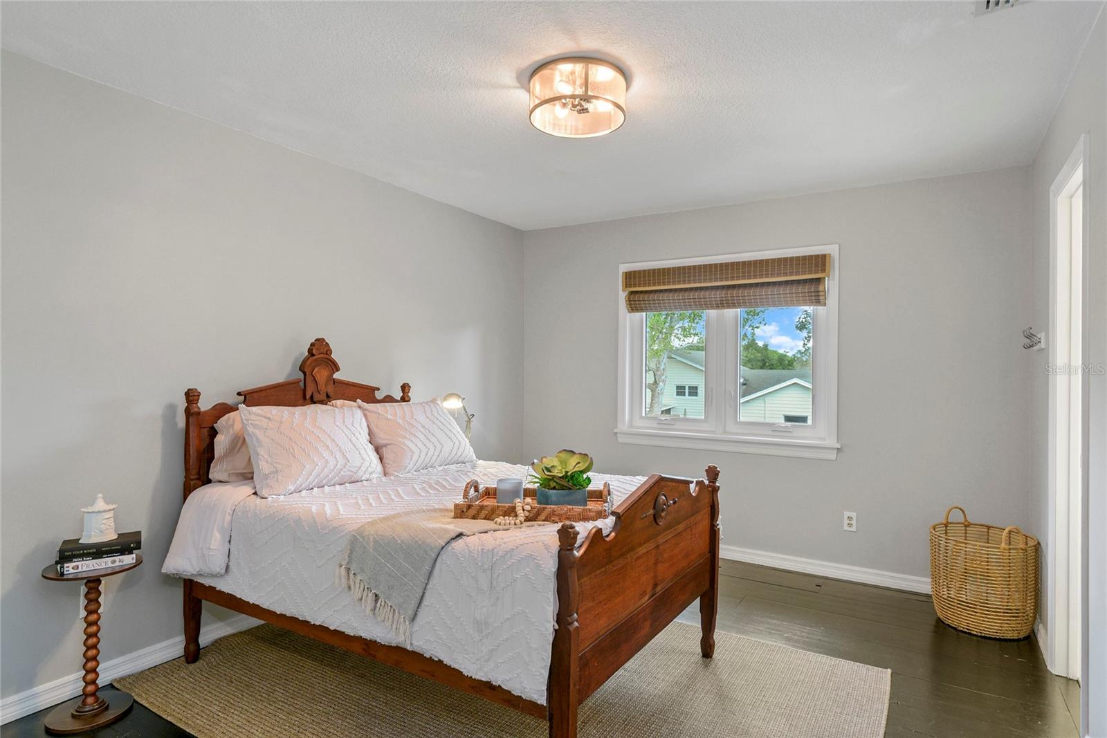 Image 37 of 47 For 543 Lake Sue Avenue