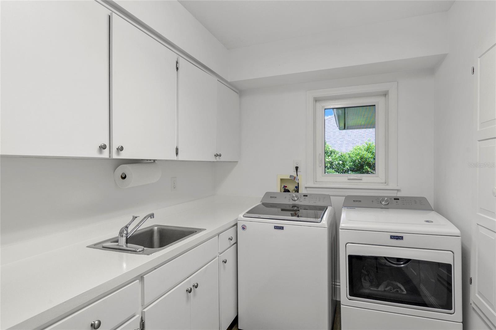 Image 40 of 47 For 543 Lake Sue Avenue