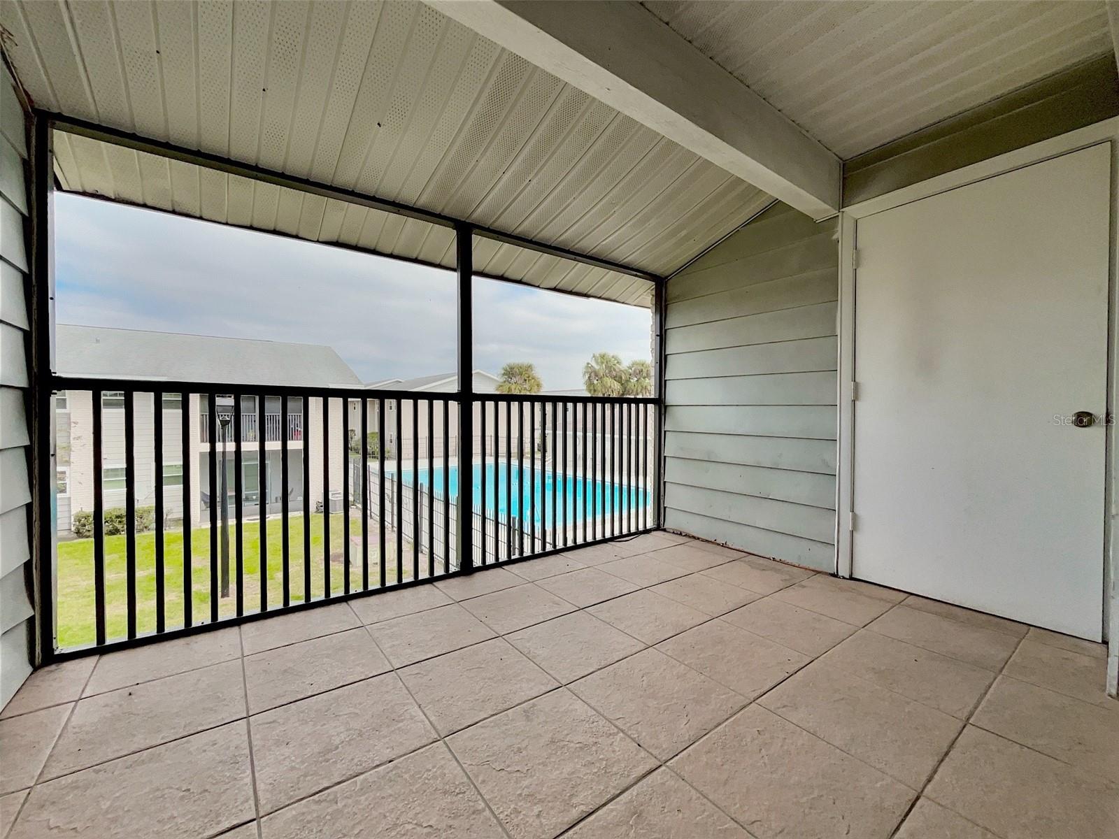 Image 10 of 29 For 865 Sky Lake Circle D