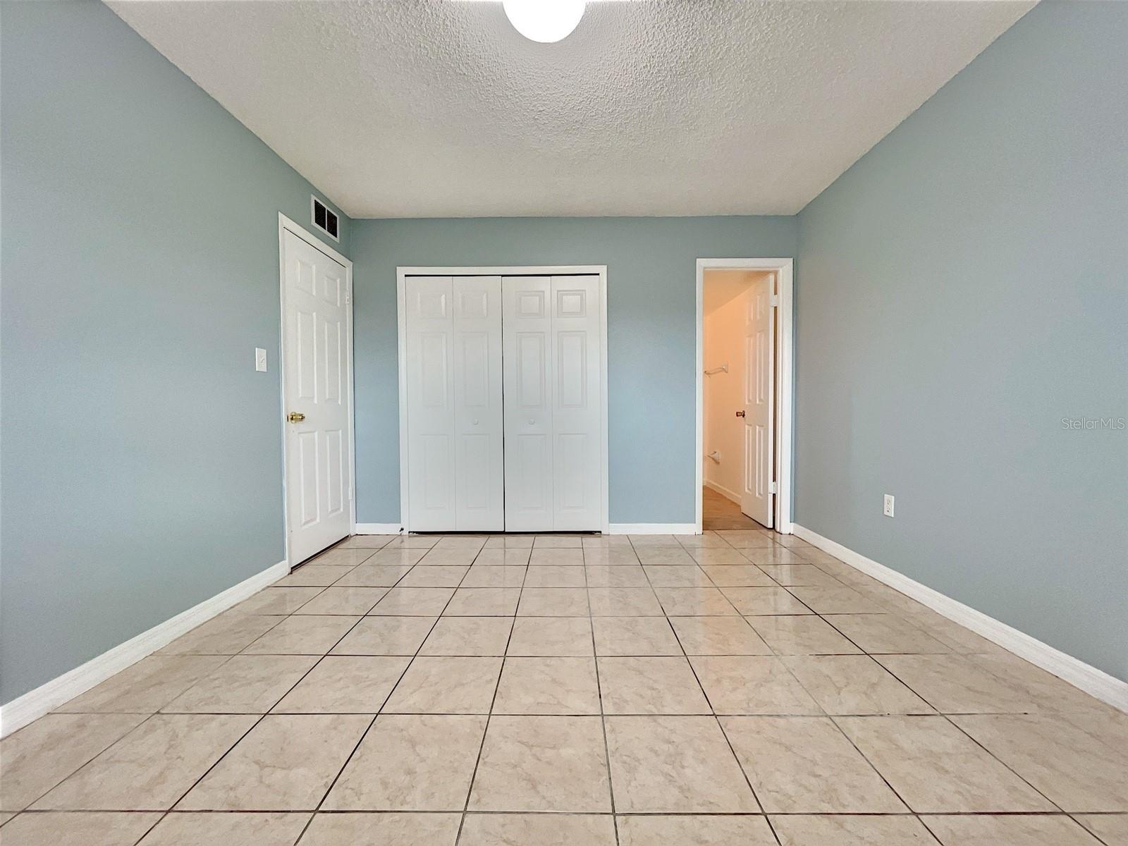 Image 12 of 29 For 865 Sky Lake Circle D