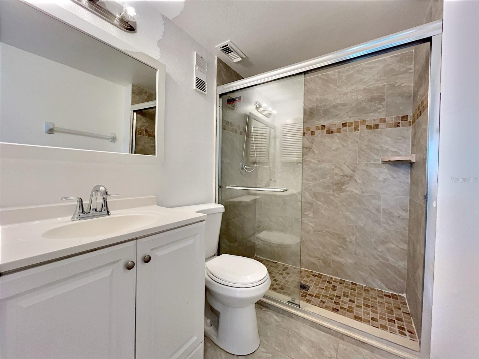 Image 13 of 29 For 865 Sky Lake Circle D