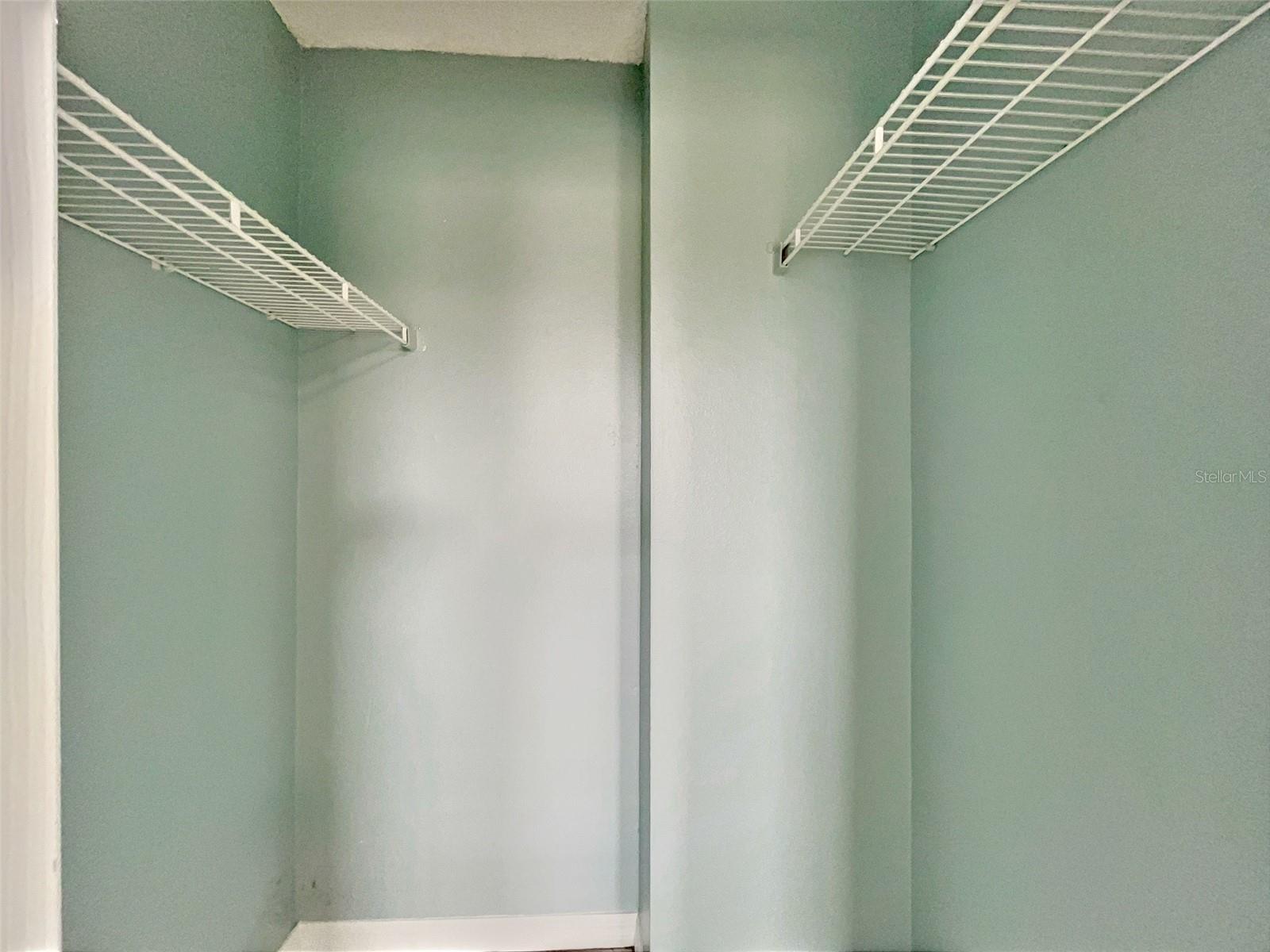 Image 19 of 29 For 865 Sky Lake Circle D