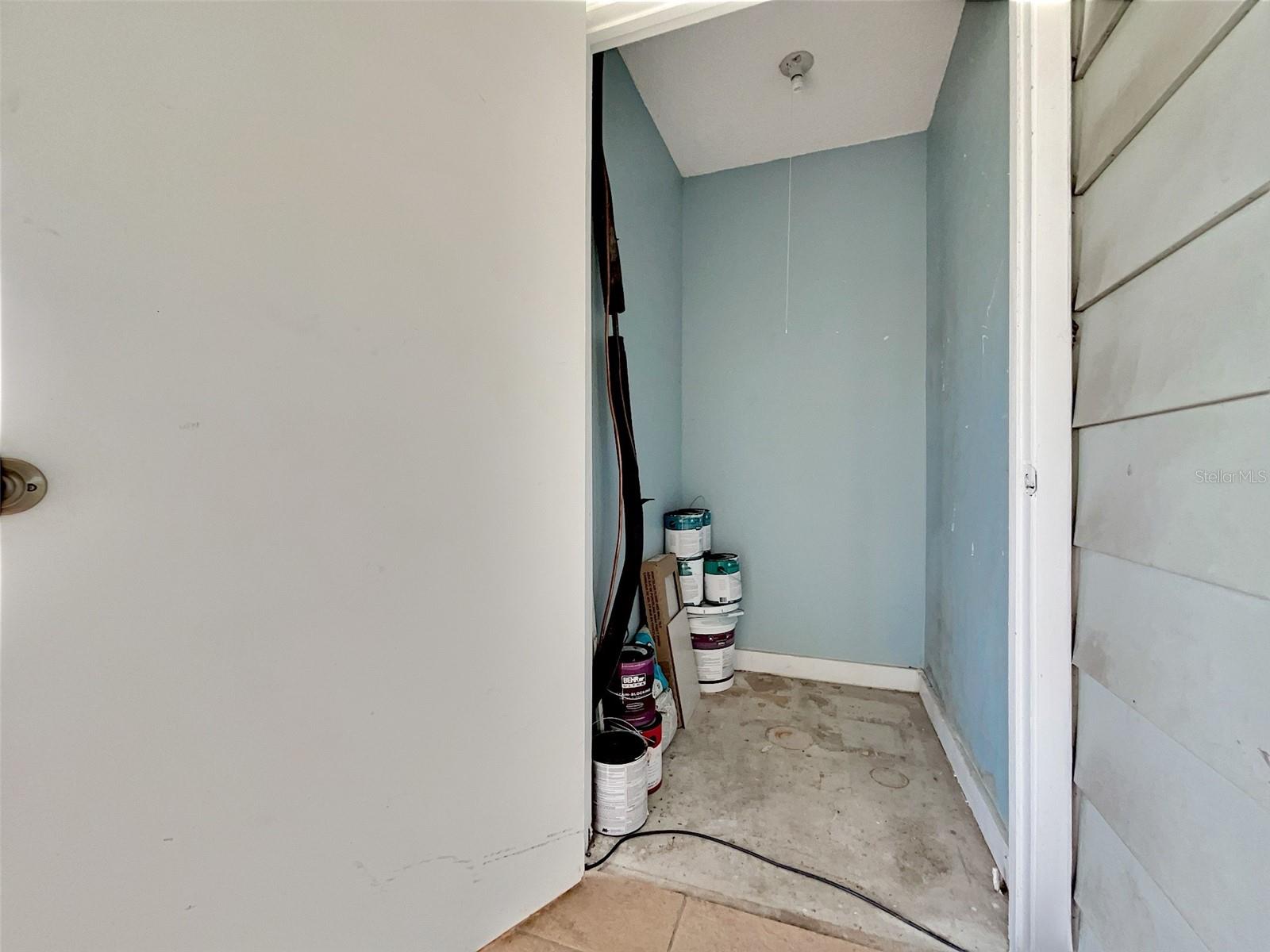 Image 23 of 29 For 865 Sky Lake Circle D