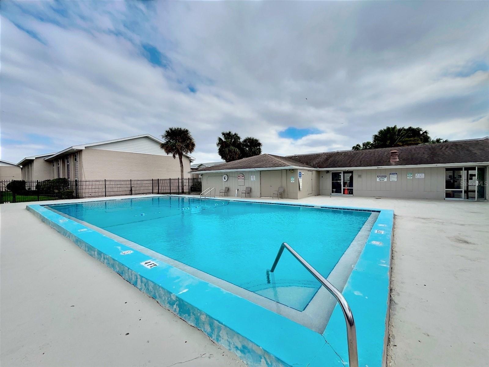 Image 25 of 29 For 865 Sky Lake Circle D