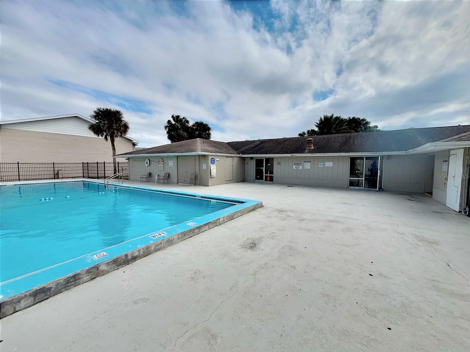 Image 26 of 29 For 865 Sky Lake Circle D