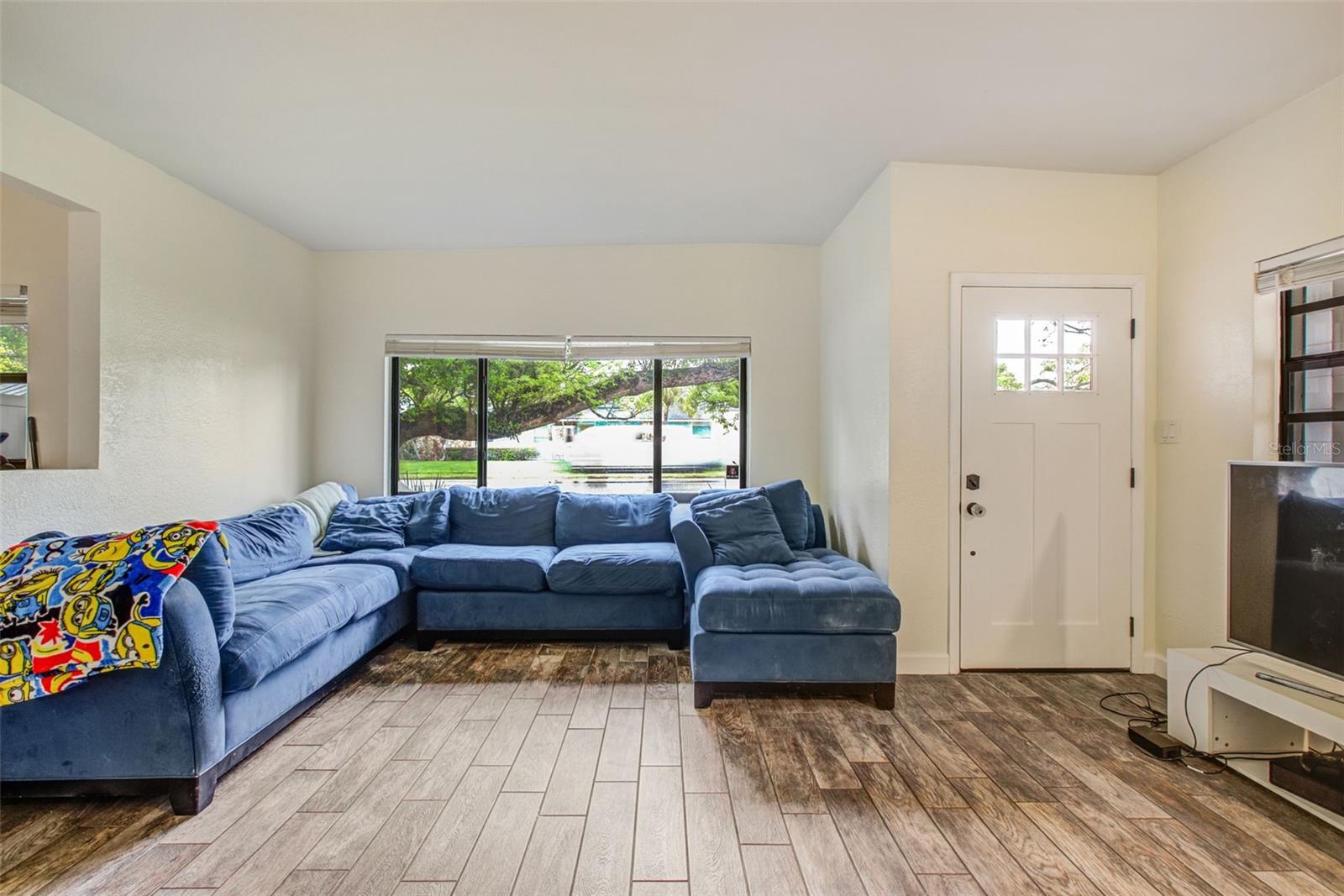 Image 4 of 18 For 4149 Montrose Court