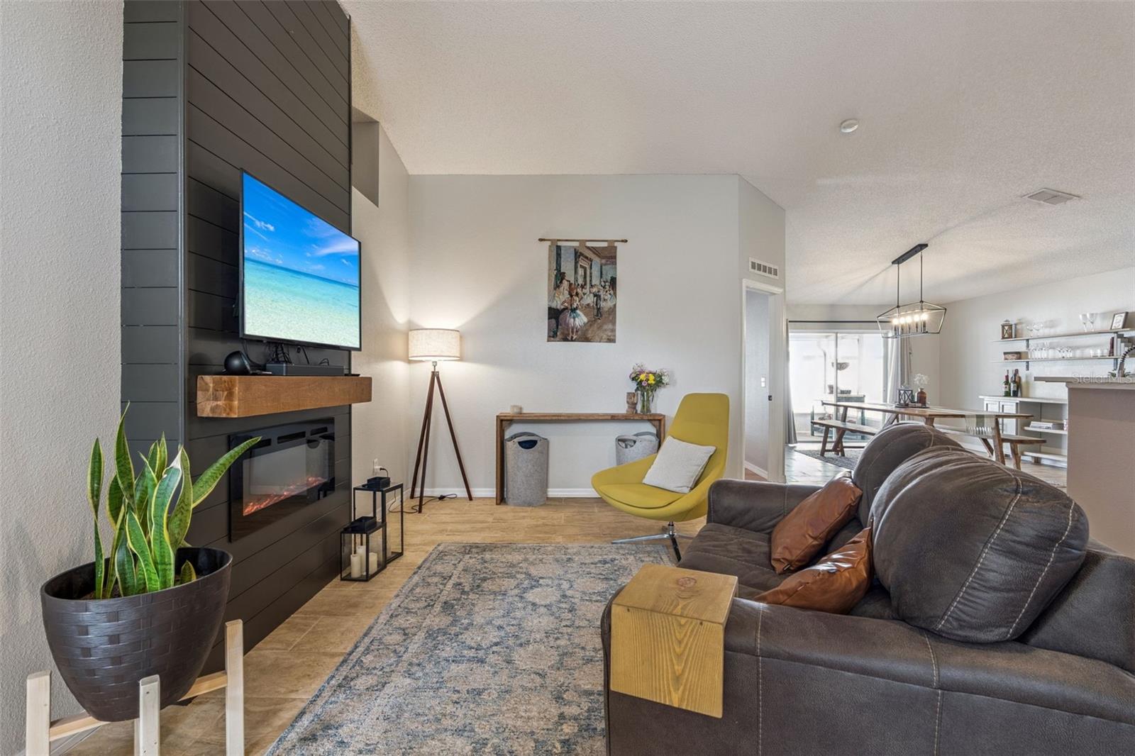 Image 11 of 61 For 10256 Laxton Street