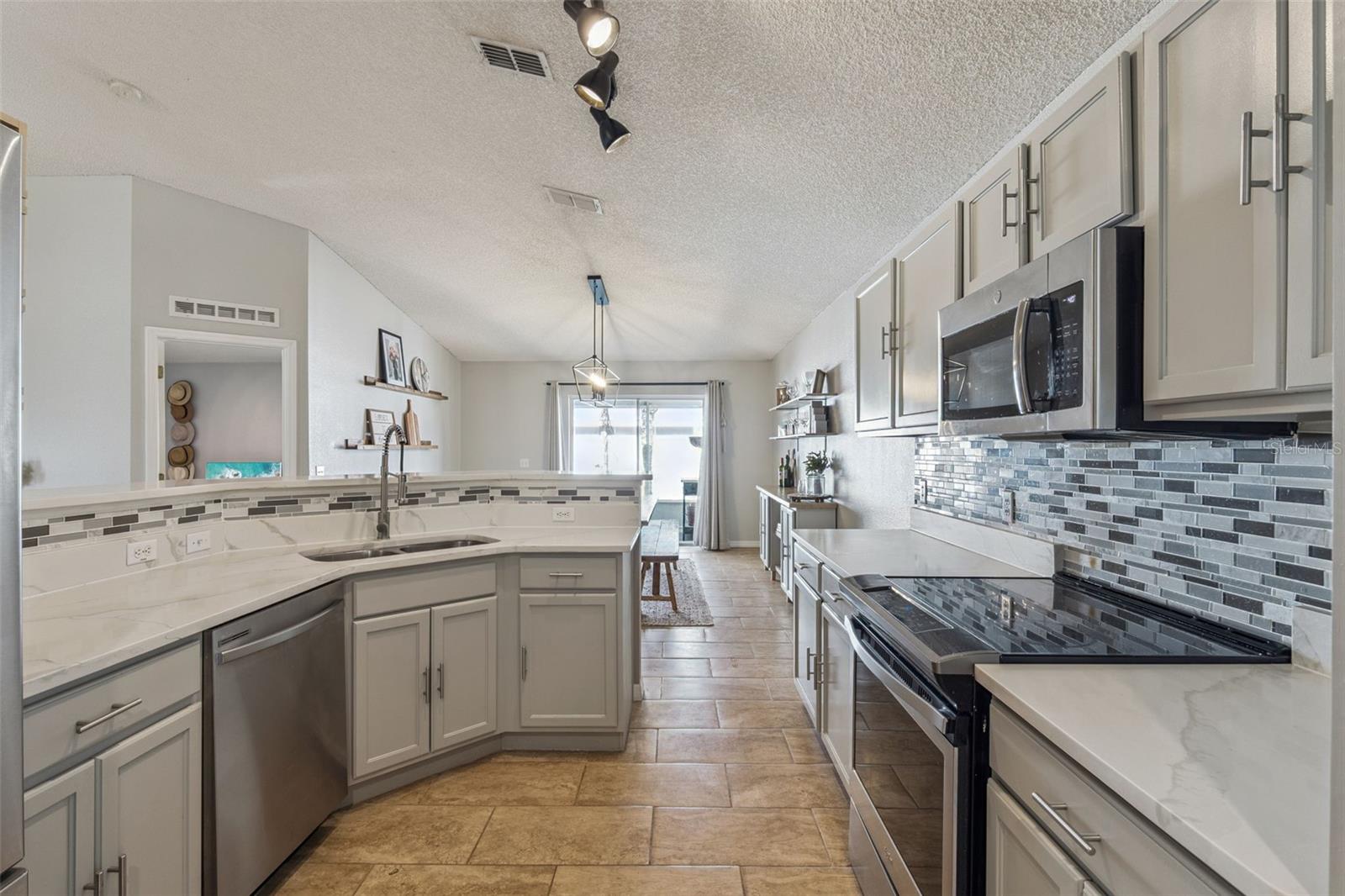 Image 18 of 61 For 10256 Laxton Street