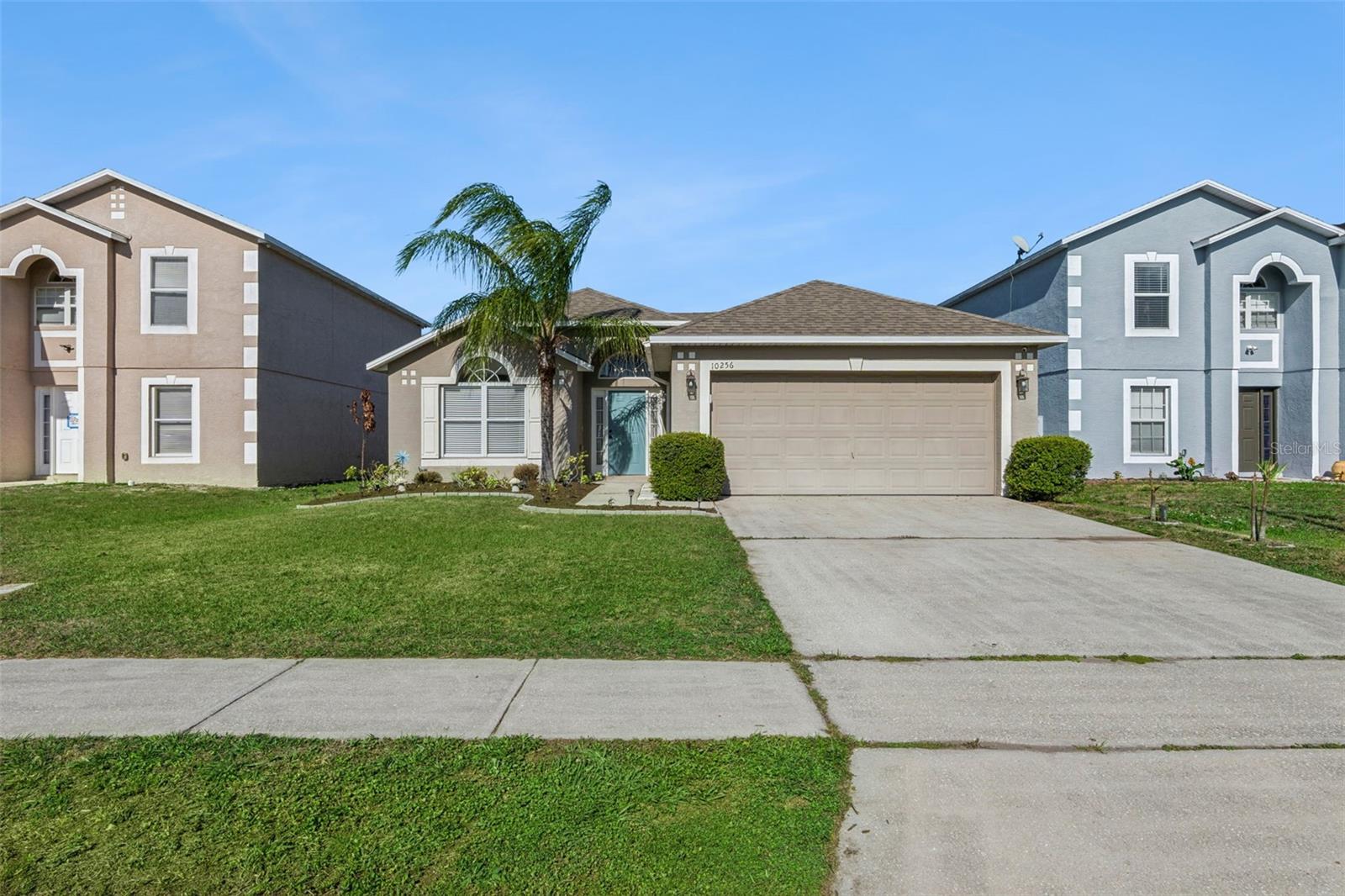 Image 4 of 61 For 10256 Laxton Street