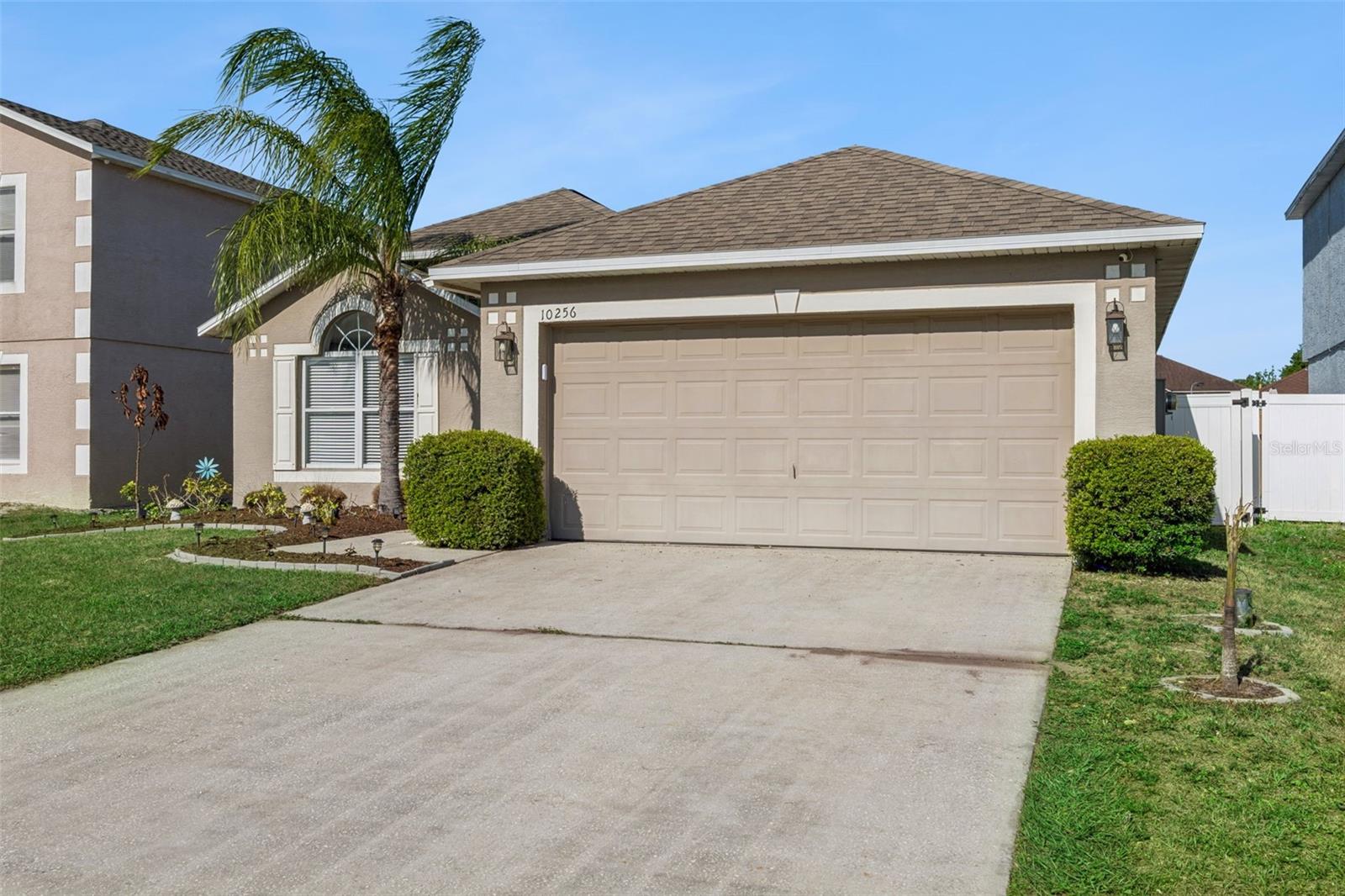 Image 5 of 61 For 10256 Laxton Street