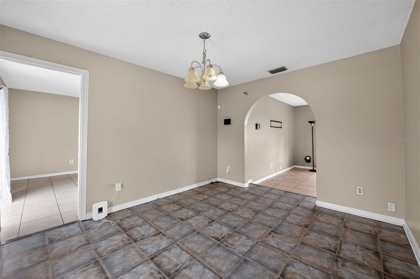 Image 6 of 26 For 175 Sheridan Avenue