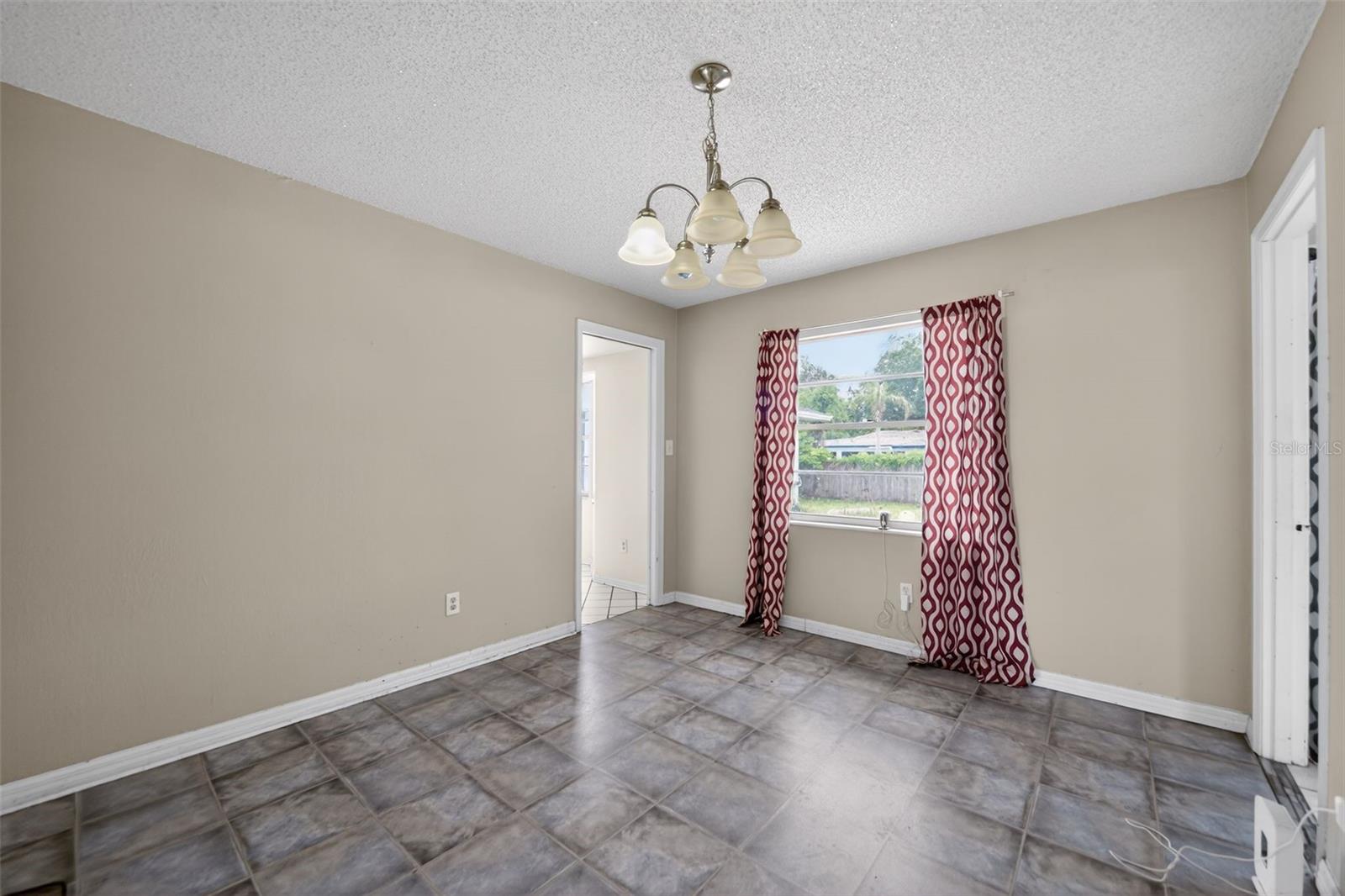 Image 7 of 26 For 175 Sheridan Avenue